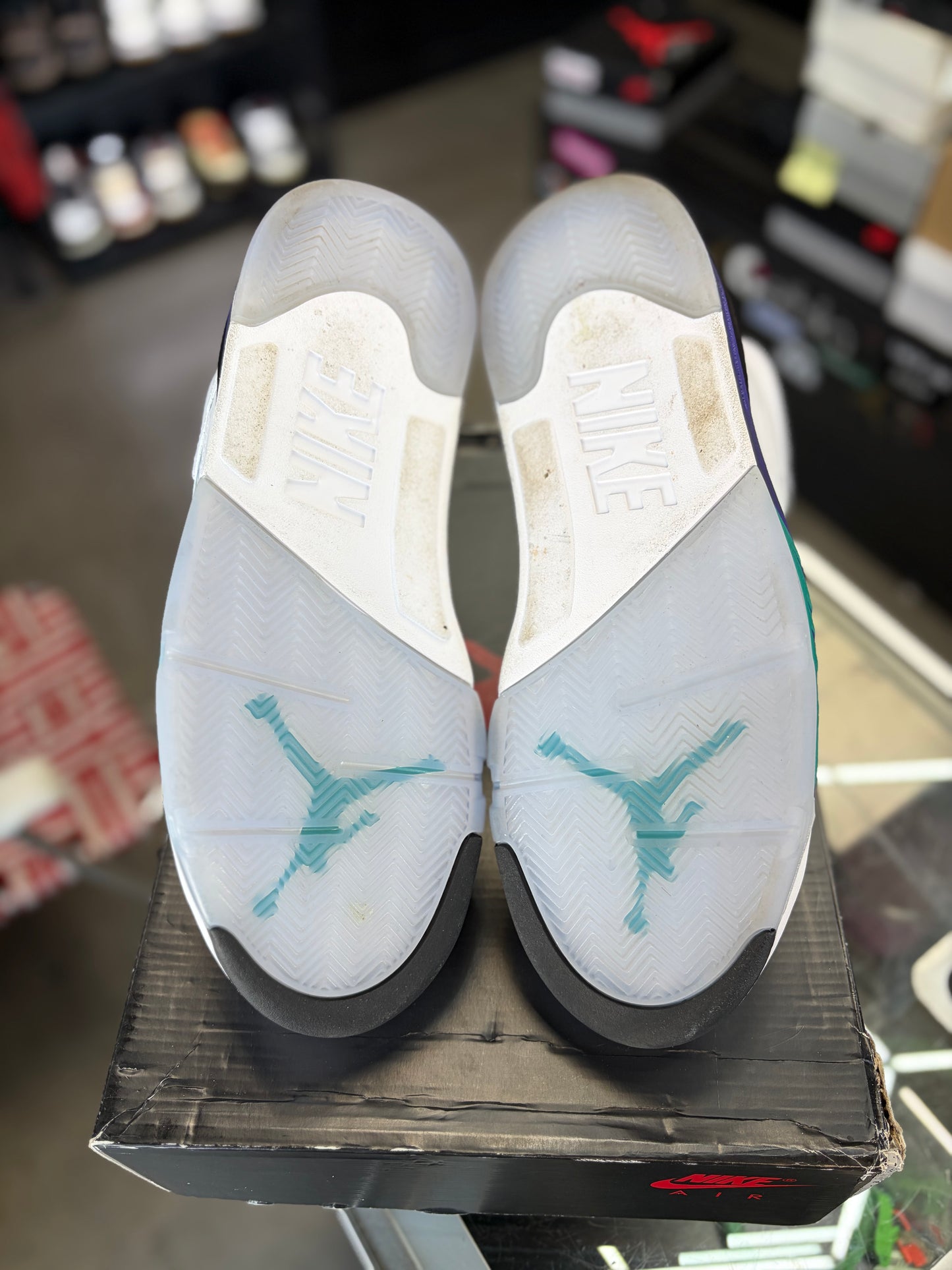 Jordan 5 “Grape” Size 10.5