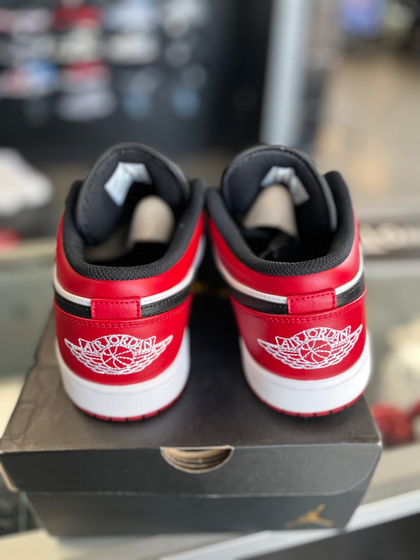 Jordan 1 Low “Bred Toe” Size 10.5