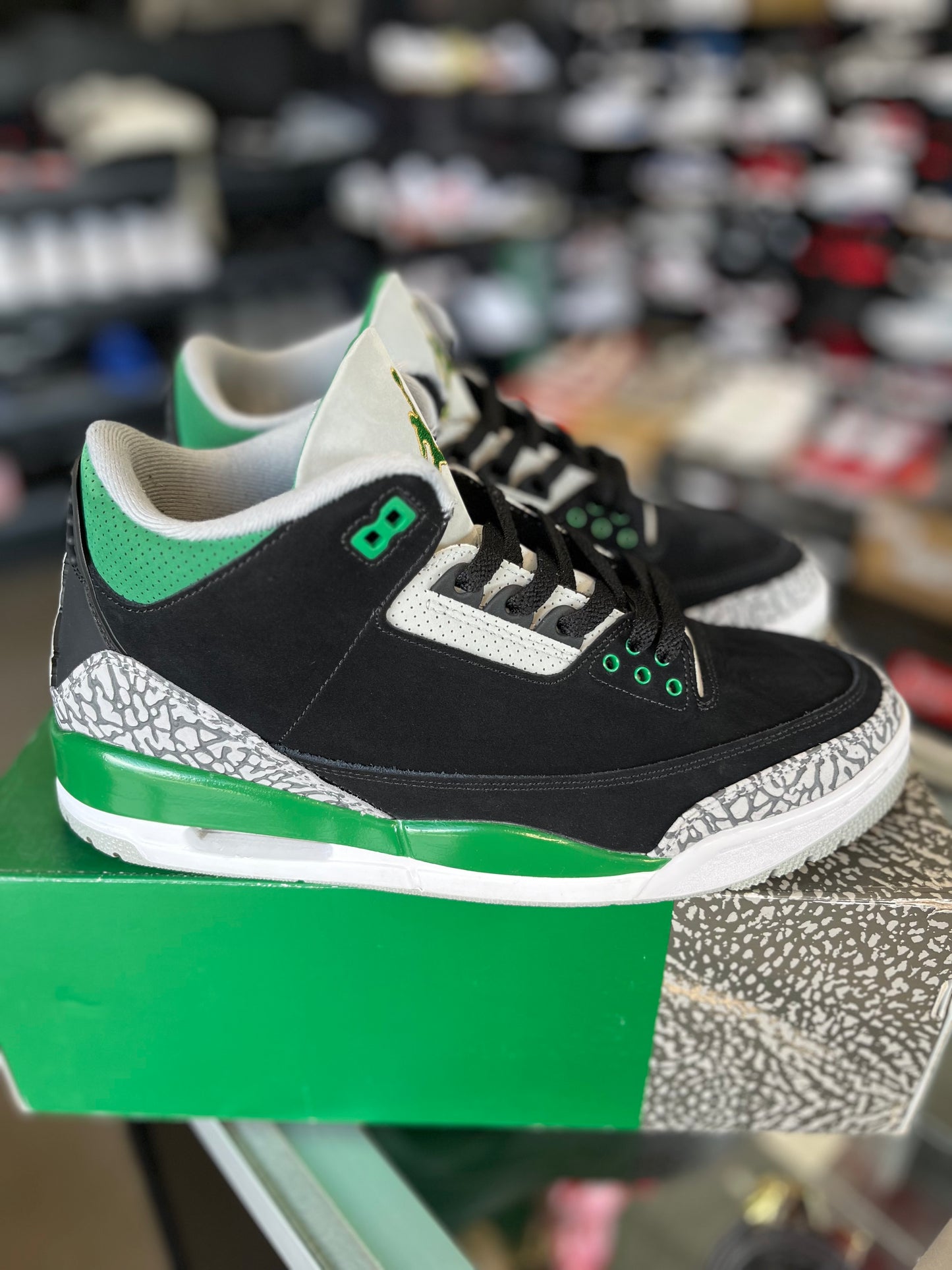 Jordan 3 “Pine Green” Size 10