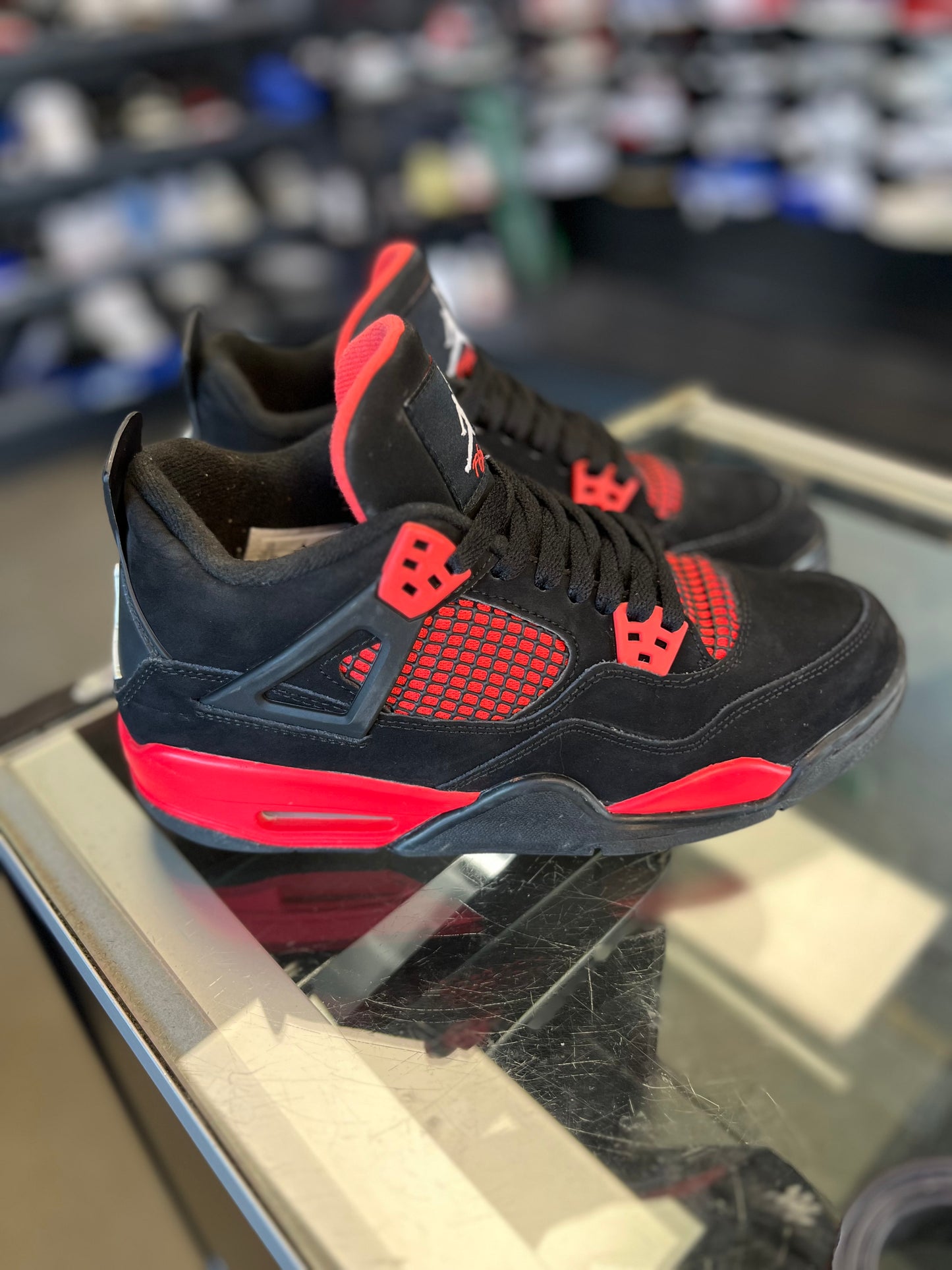 Jordan 4 “Red Thunder” Size 7y /8.5w