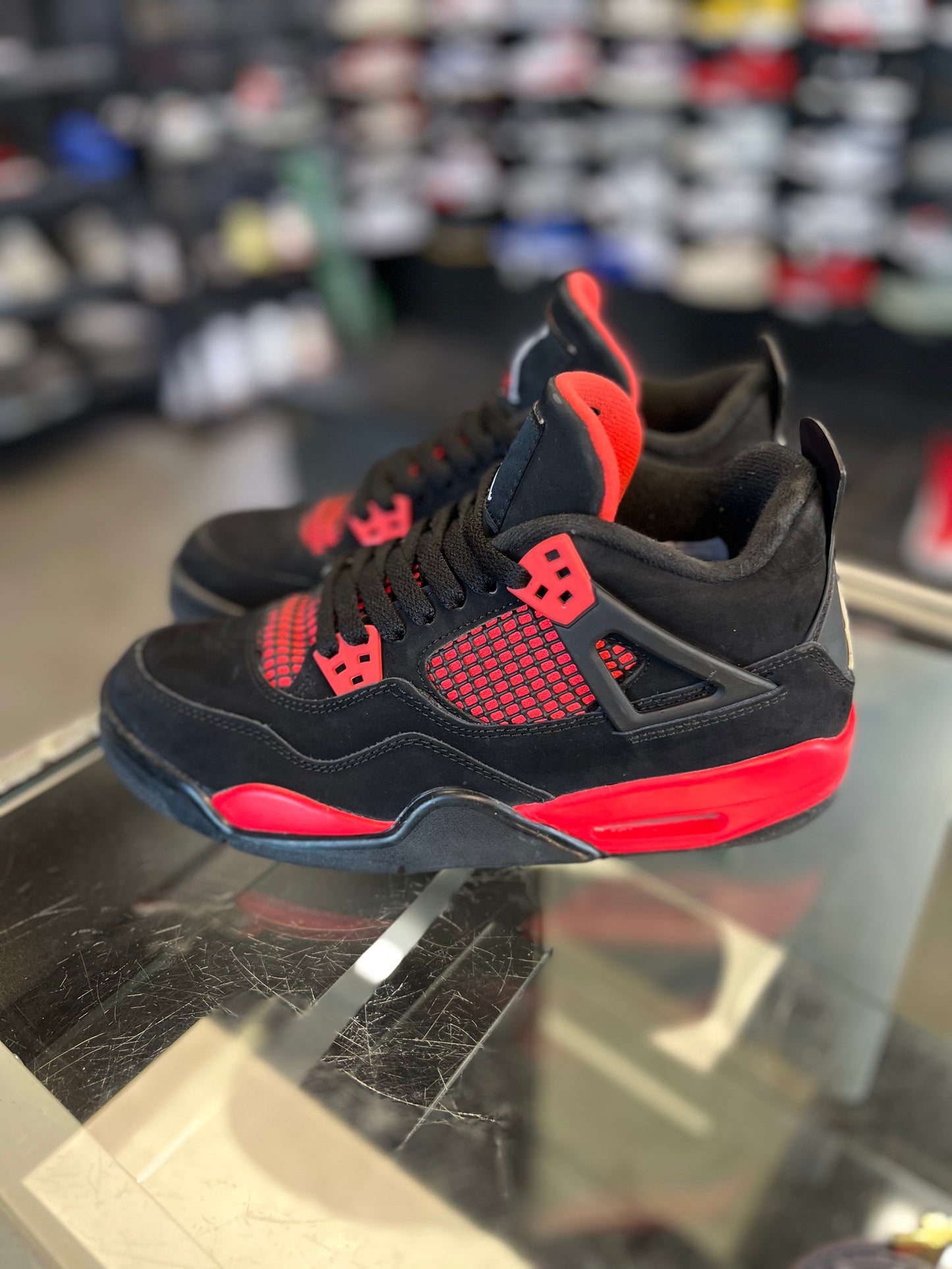 Jordan 4 “Red Thunder” Size 7y /8.5w