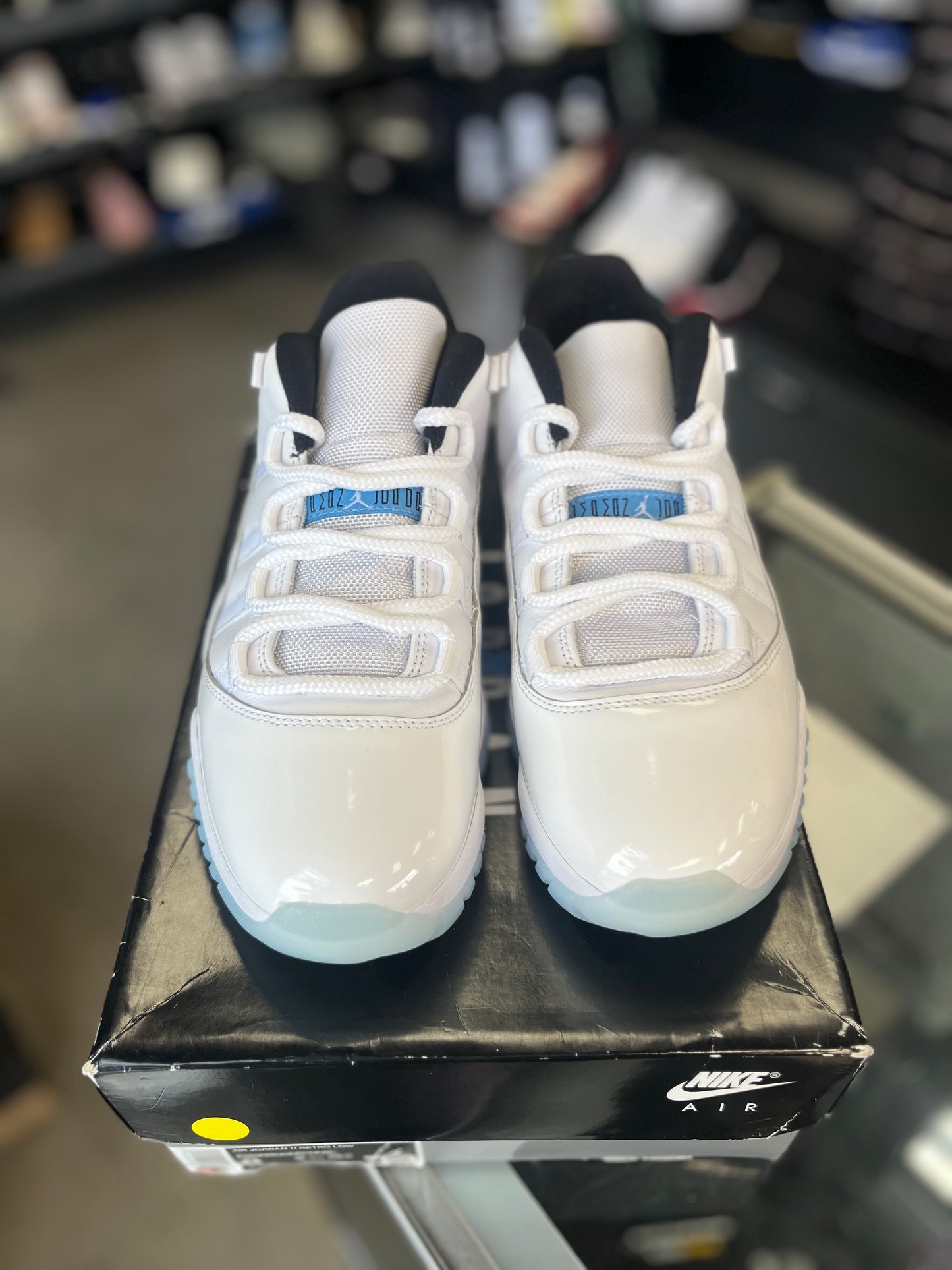 Jordan 11 Low “Legend Blue” Size 8