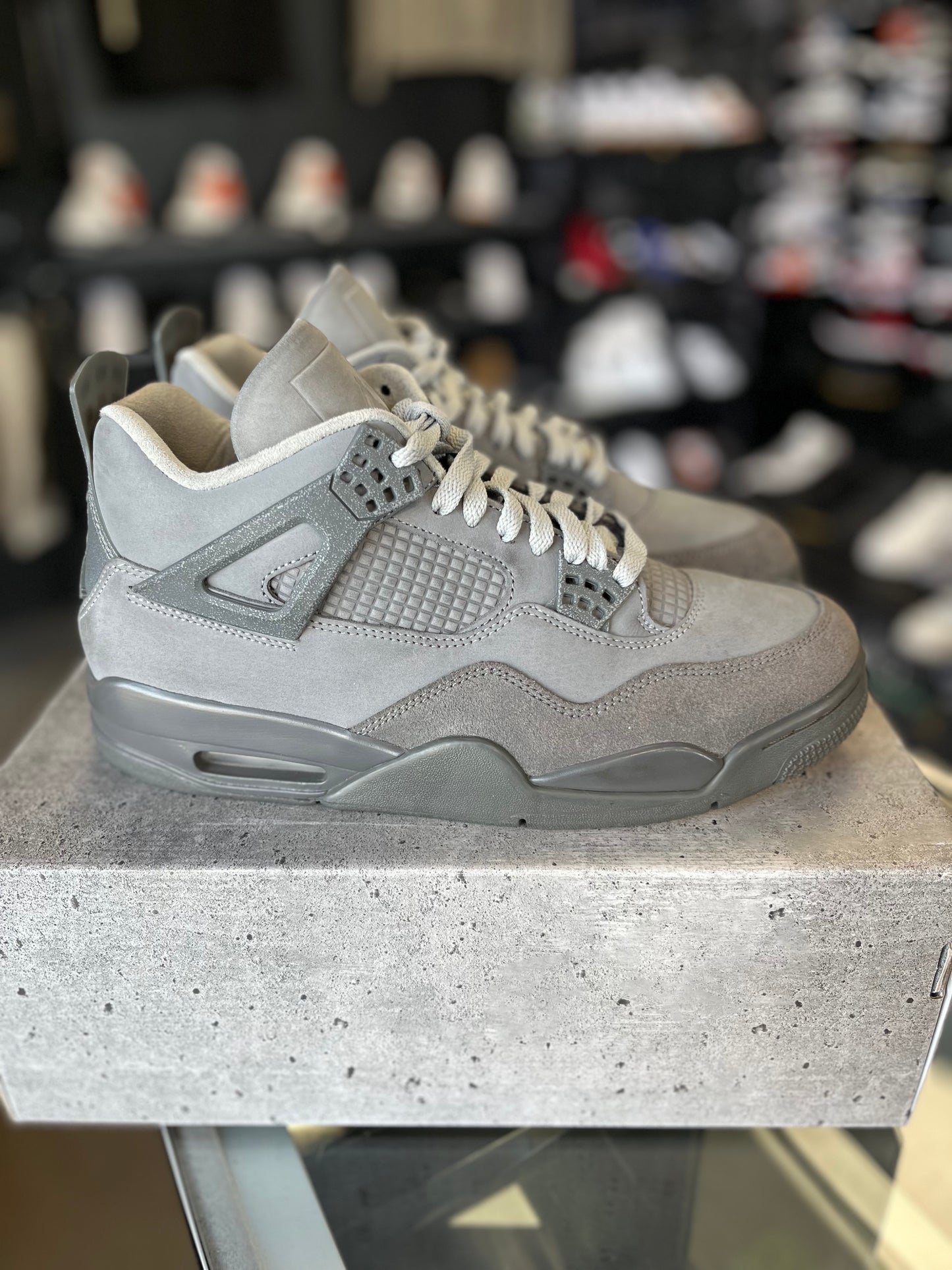 Jordan 4 “Wet Cements” Size 9