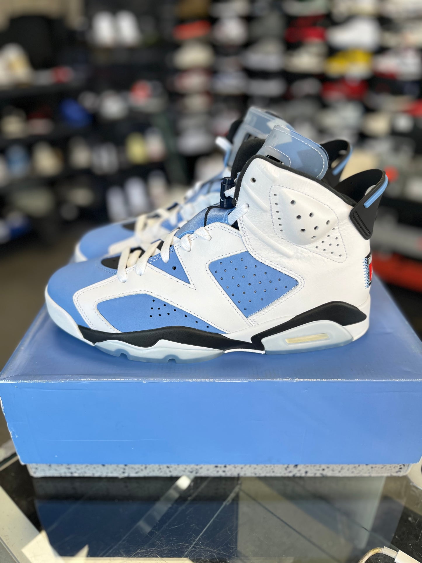 Jordan 6 “UNC” Size 9.5
