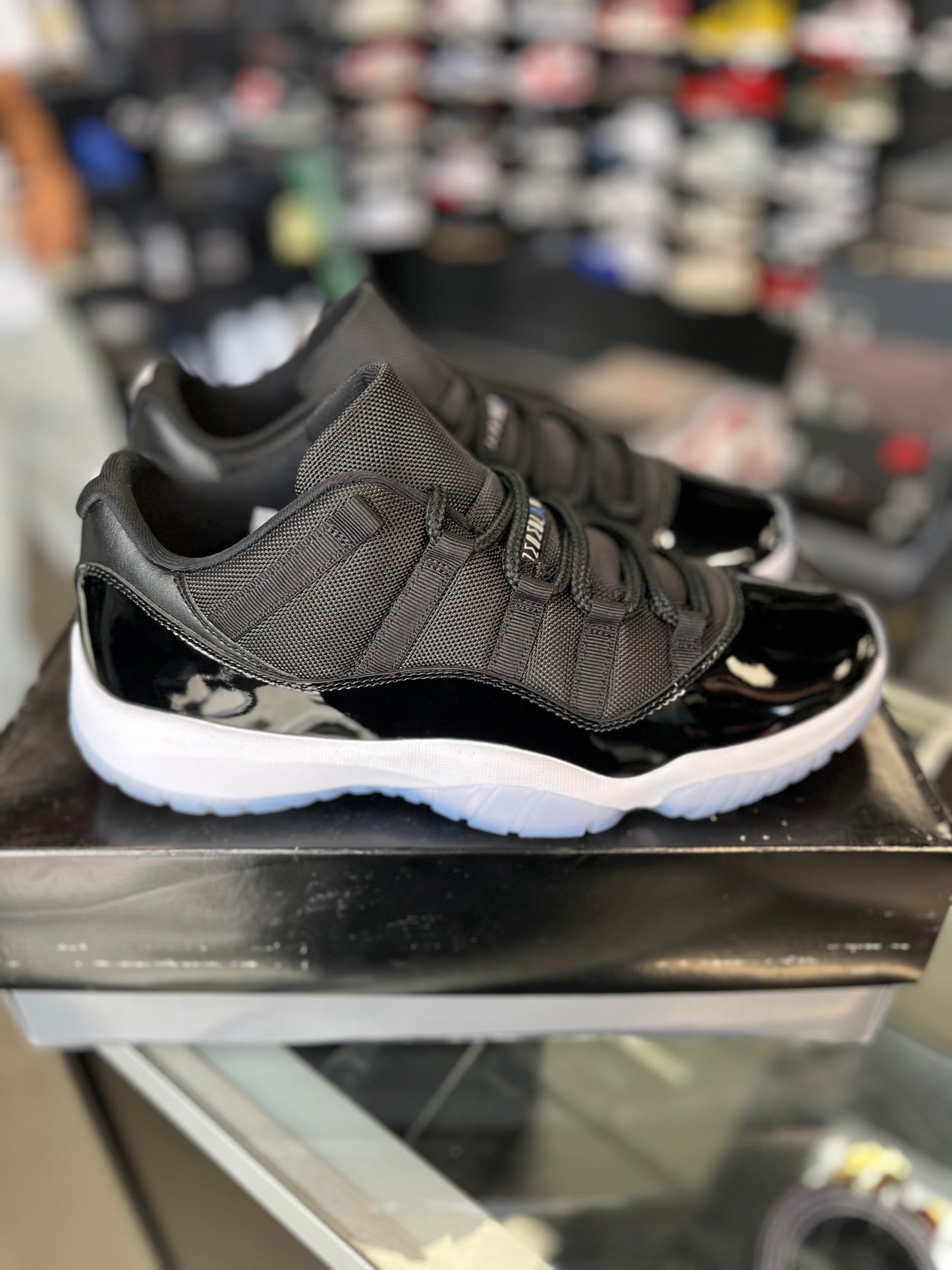 Jordan 11 Low “SPACEJAM” Size 11.5