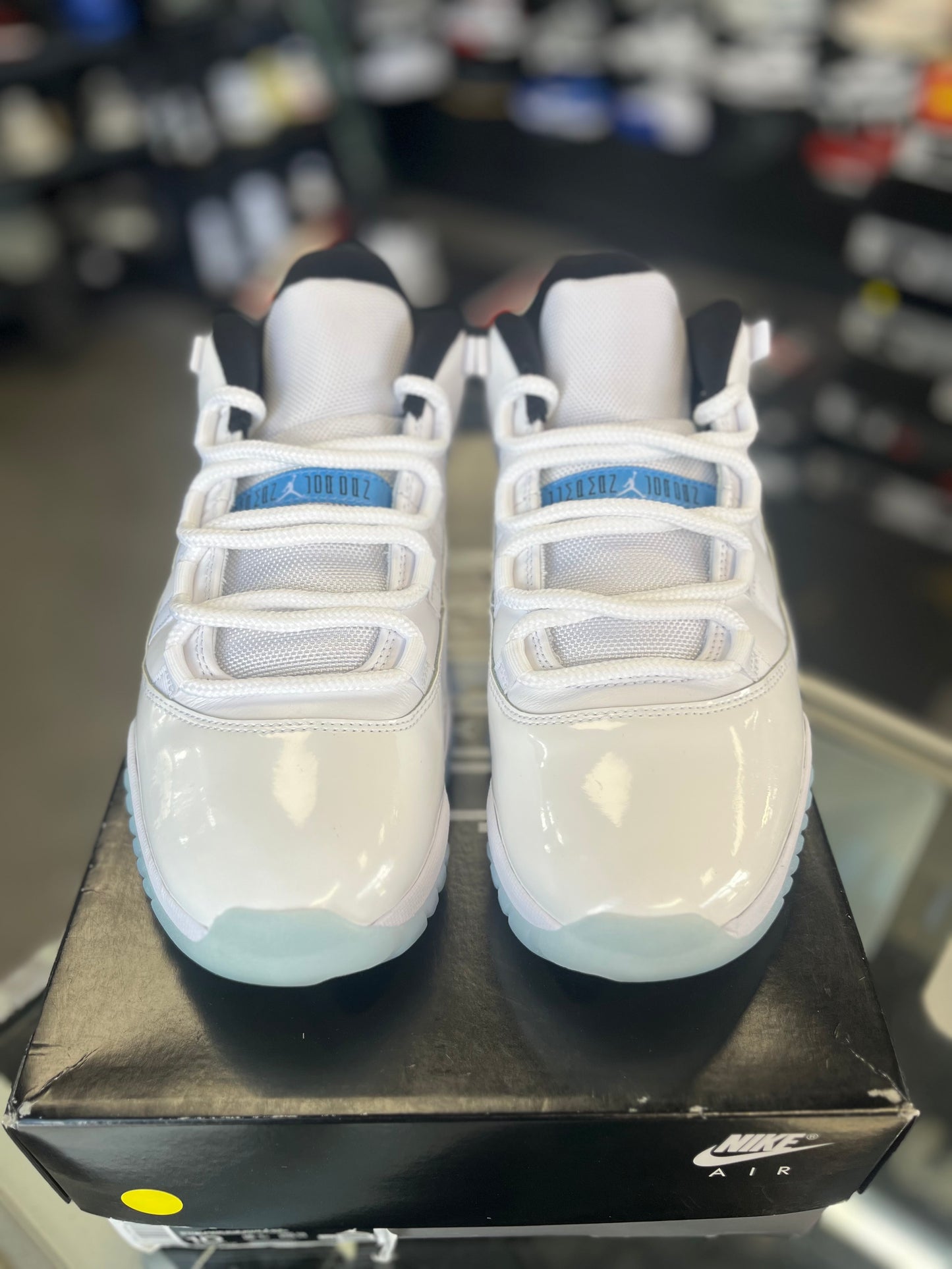 Jordan 11 Low “Legend Blue” Size 10