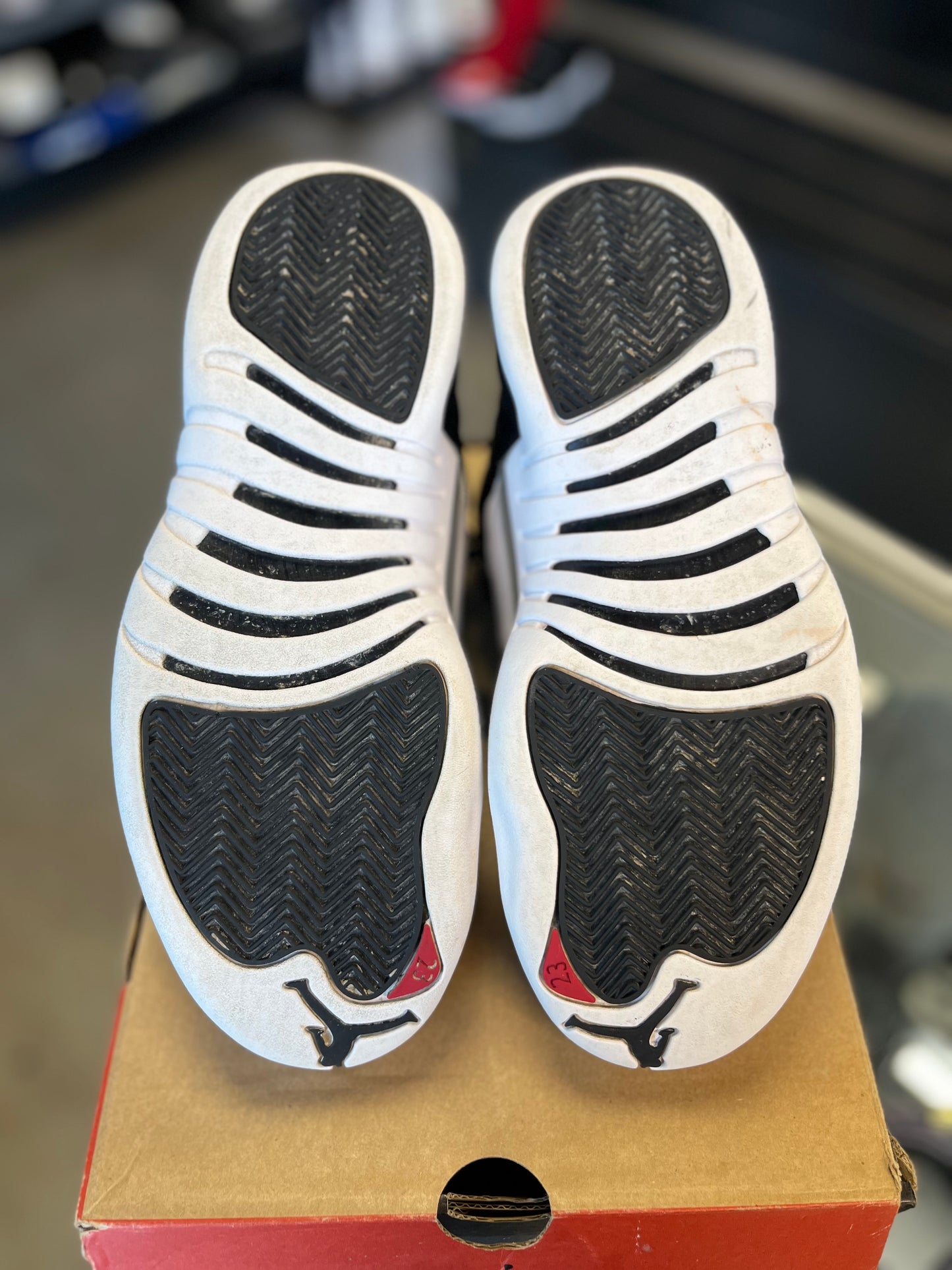Jordan 12 “Playoffs” Size 8