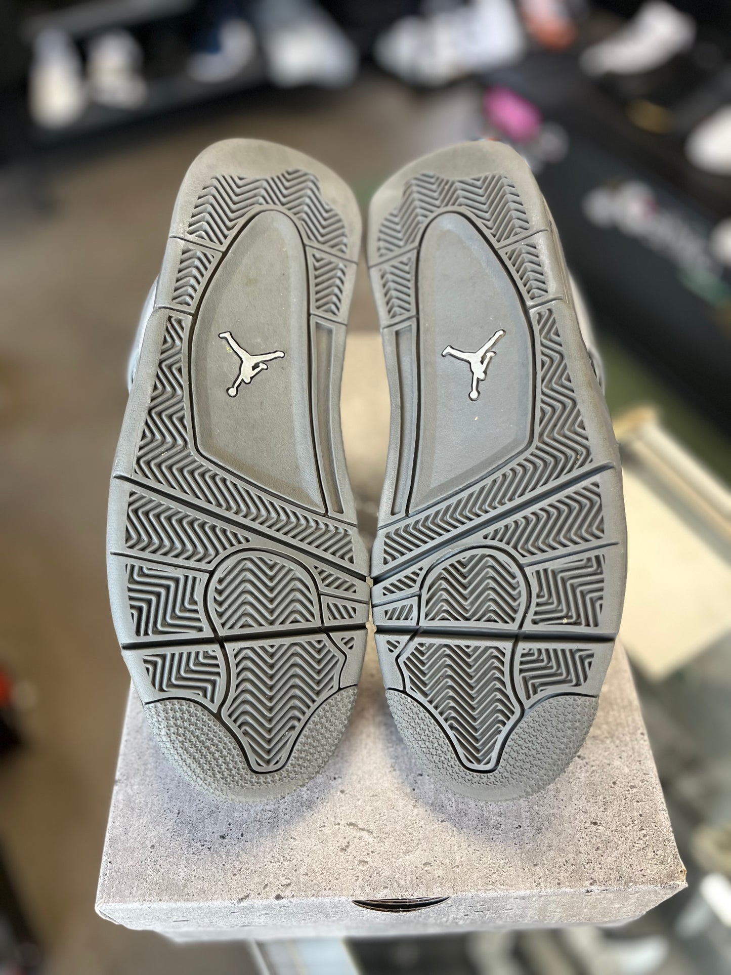 Jordan 4 “Wet Cements” Size 9
