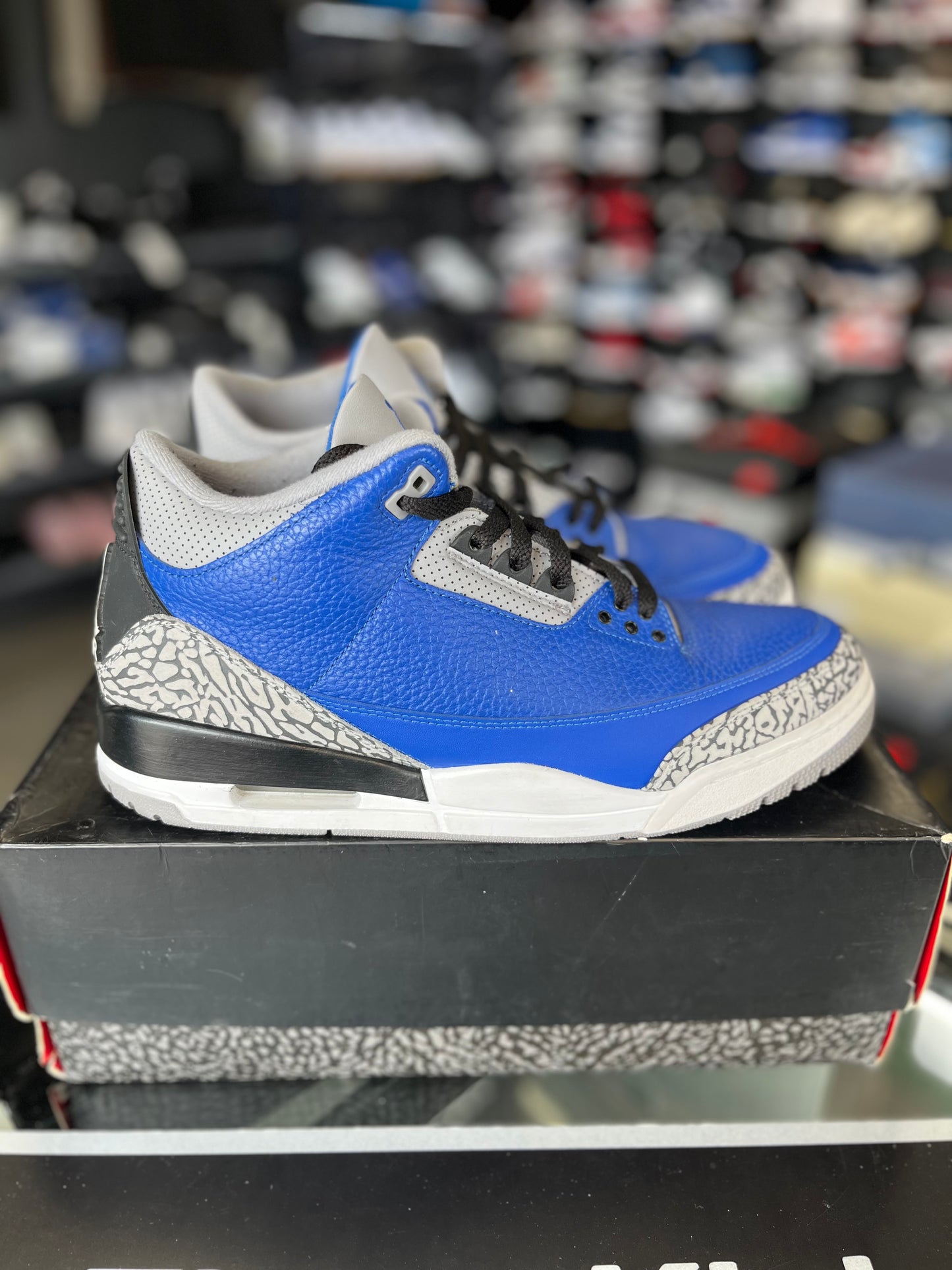 Jordan 3 “Varsity Royal” Size 11.5