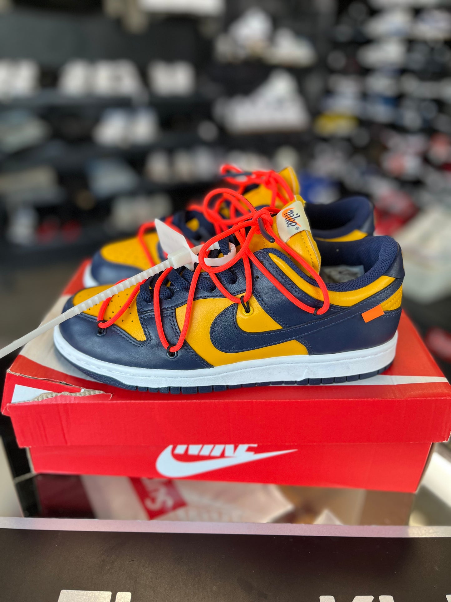Nike Dunk x Off White “University Gold” Size 8