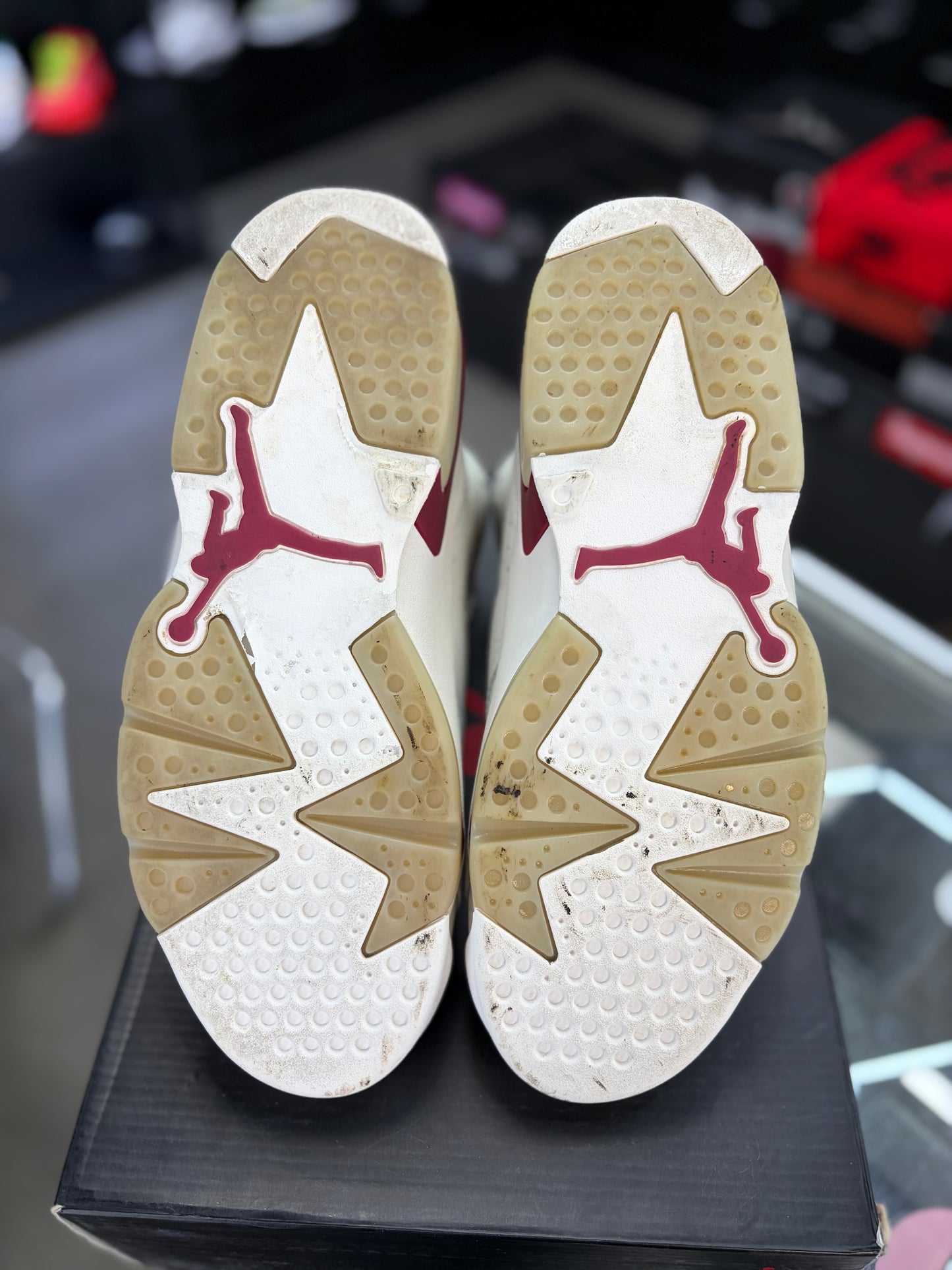 Jordan 6 “Maroon” Size 9.5