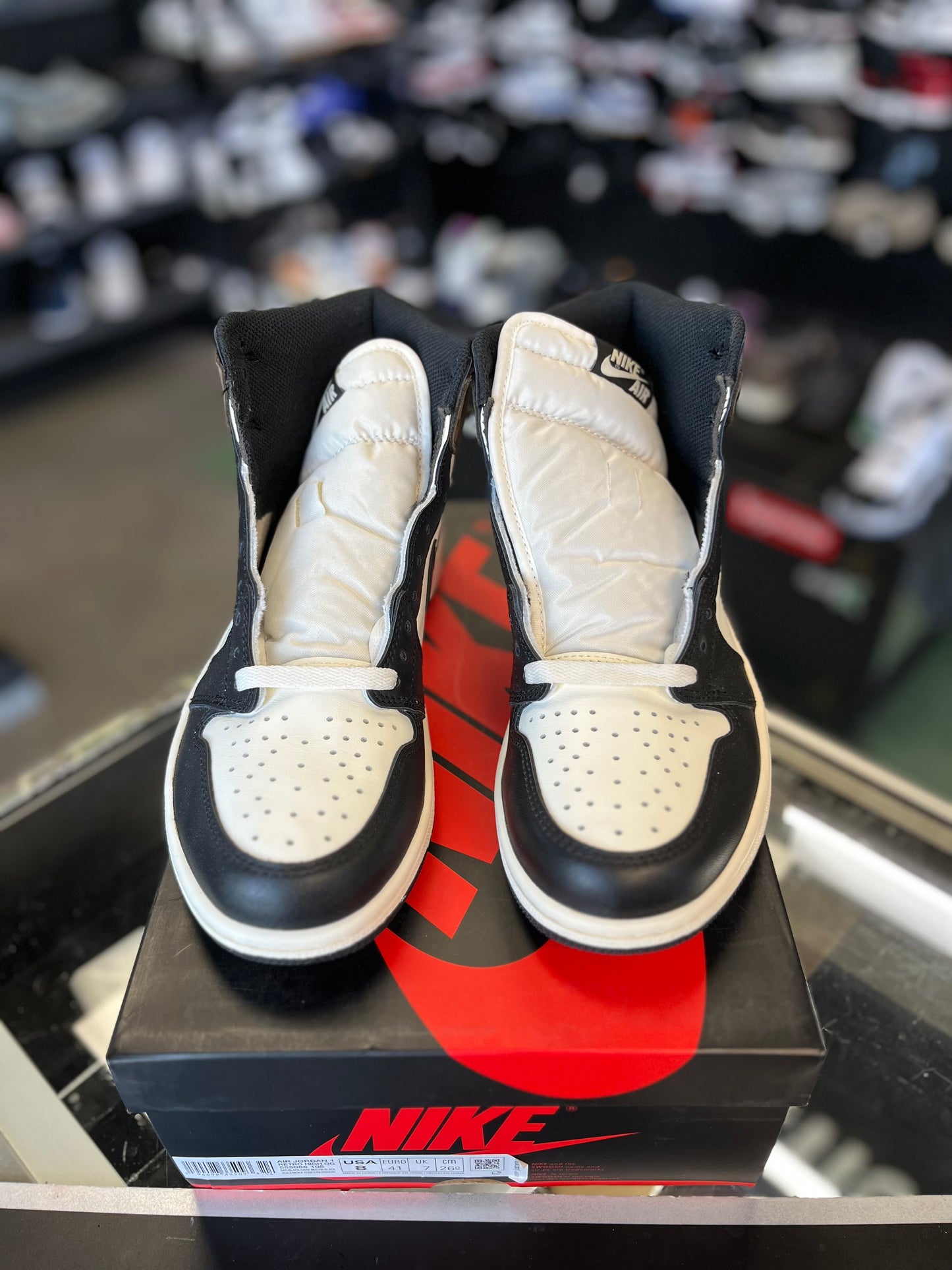 Jordan 1 “Mocha” Size 8