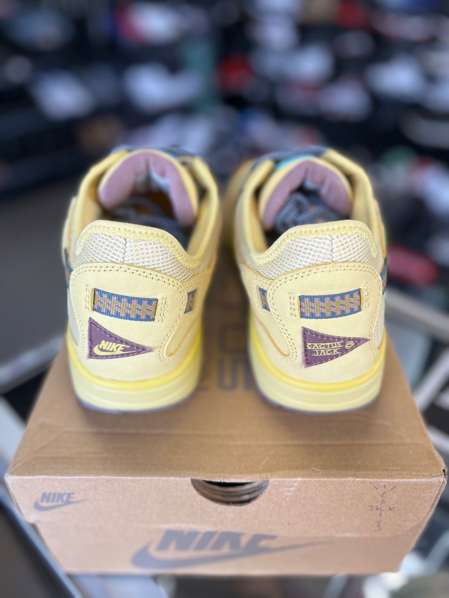 Air Max 1 x Travis Scott “Saturn Gold” Size 10.5
