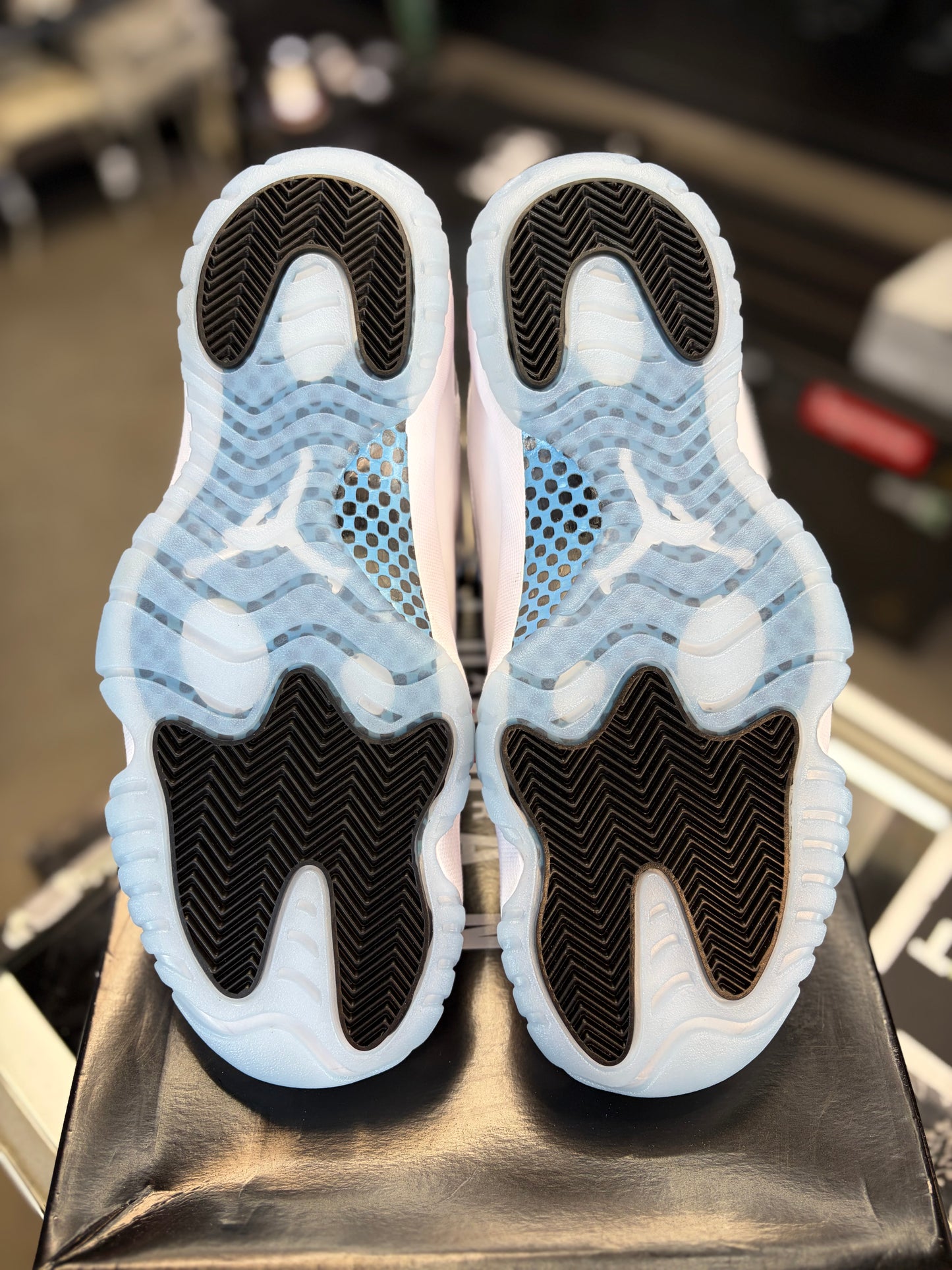 Jordan 11 “Legend Blue” Size 10