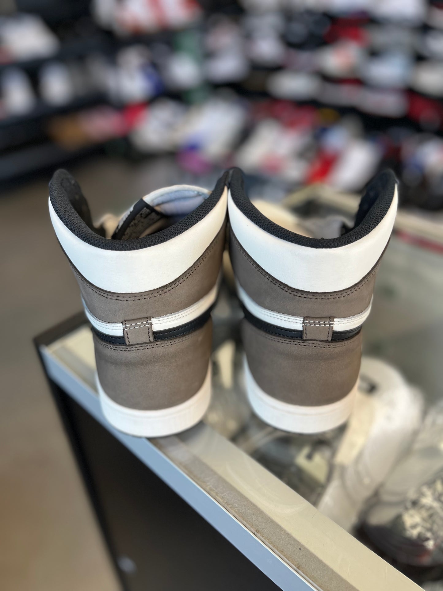 Jordan 1 “Mocha” Size 11