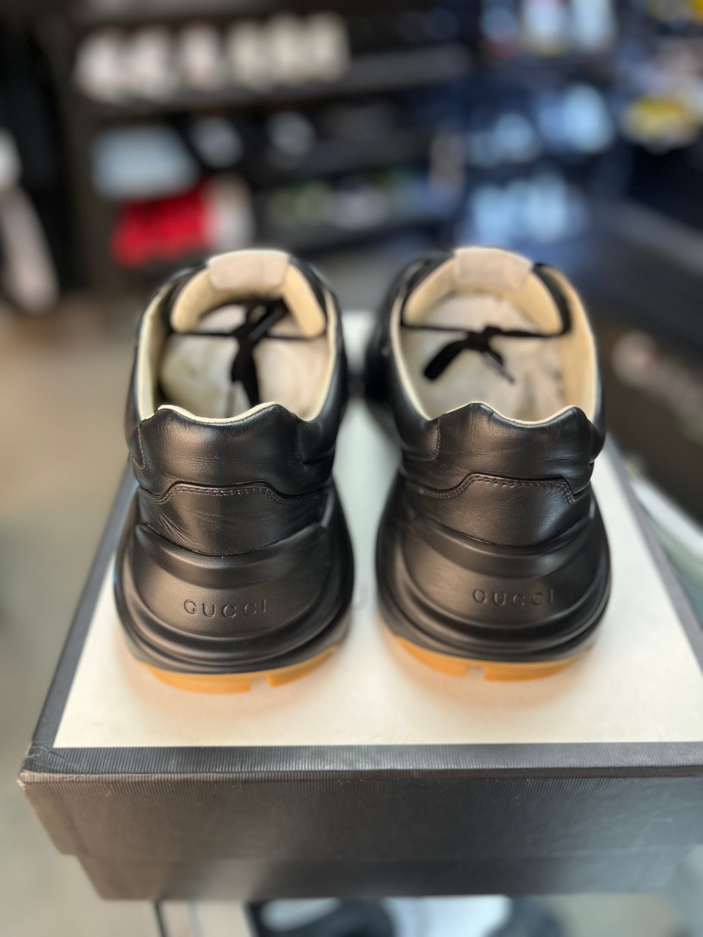 Gucci Rython “Web Print” Size 10-10.5 Mens