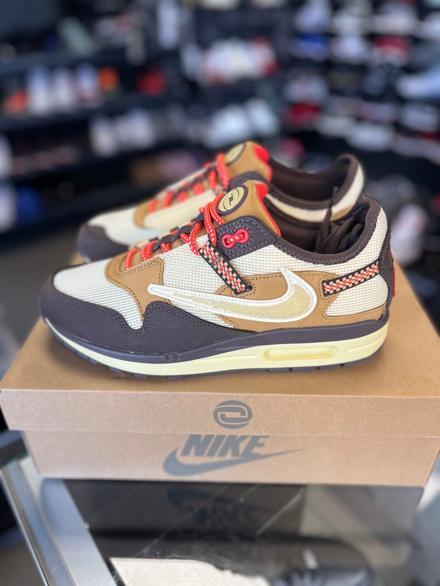 Air Max 1 x Travis Scott “Baroque Brown” Size 8.5