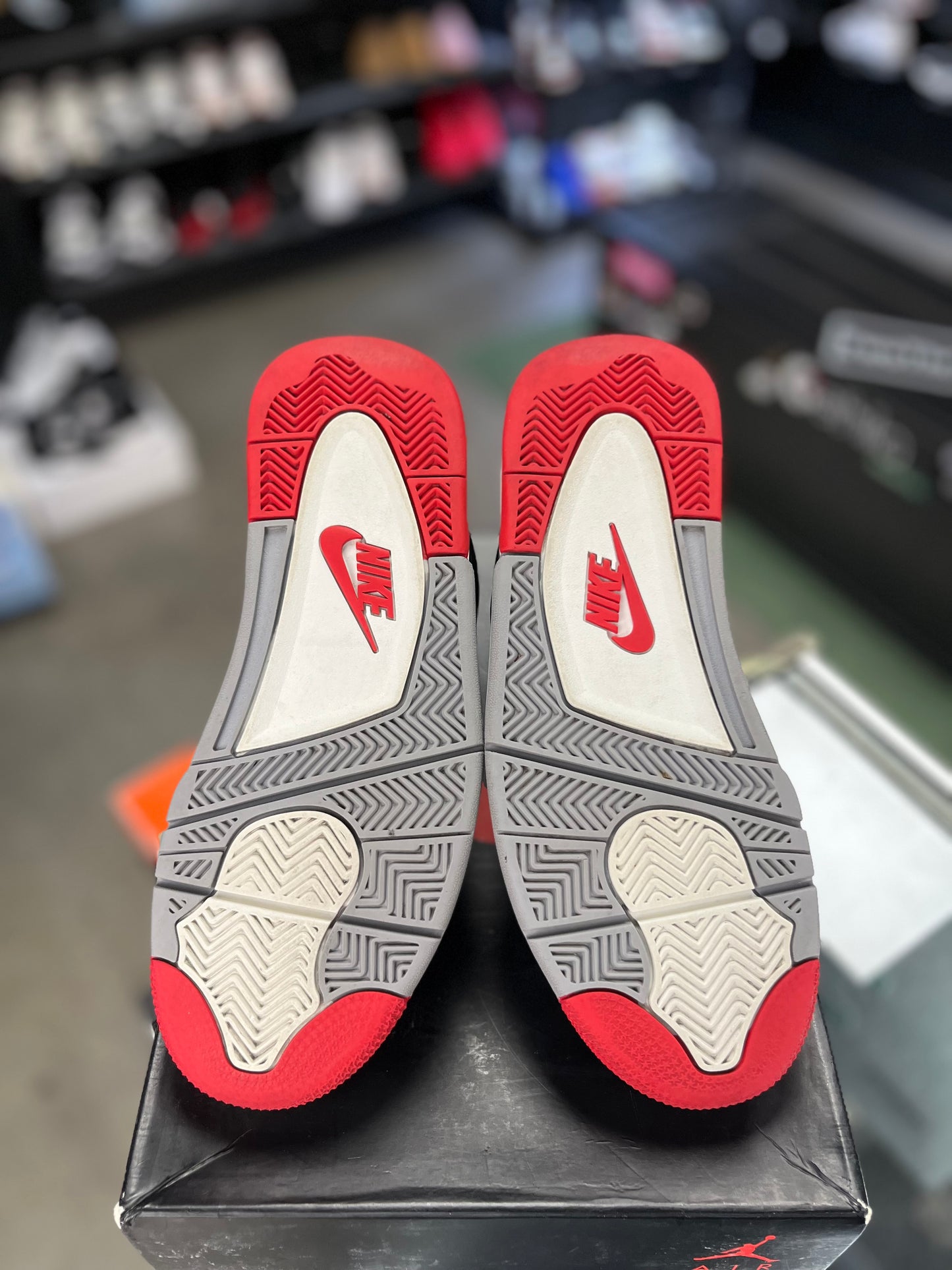 Jordan 4 “Bred” (2019) Size 8