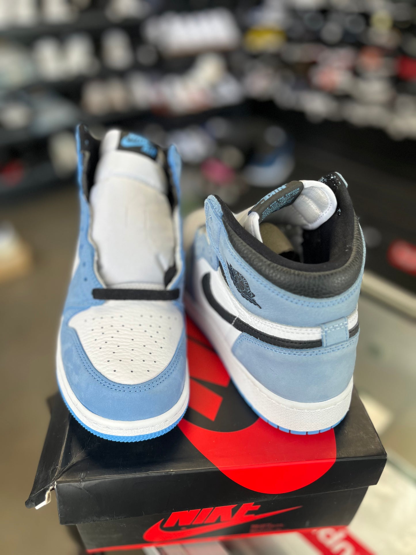 Jordan 1 “University Blue” Size 7y/8.5w