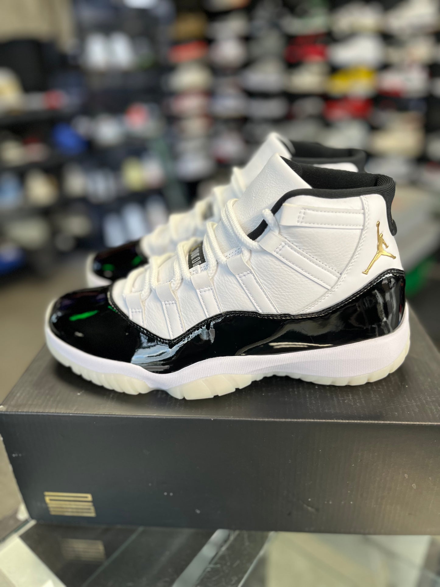 Jordan 11 “Gratitude” Size 9