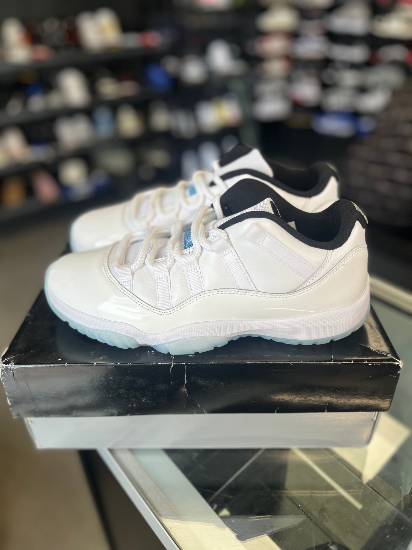 Jordan 11 Low “Legend Blue” Size 8