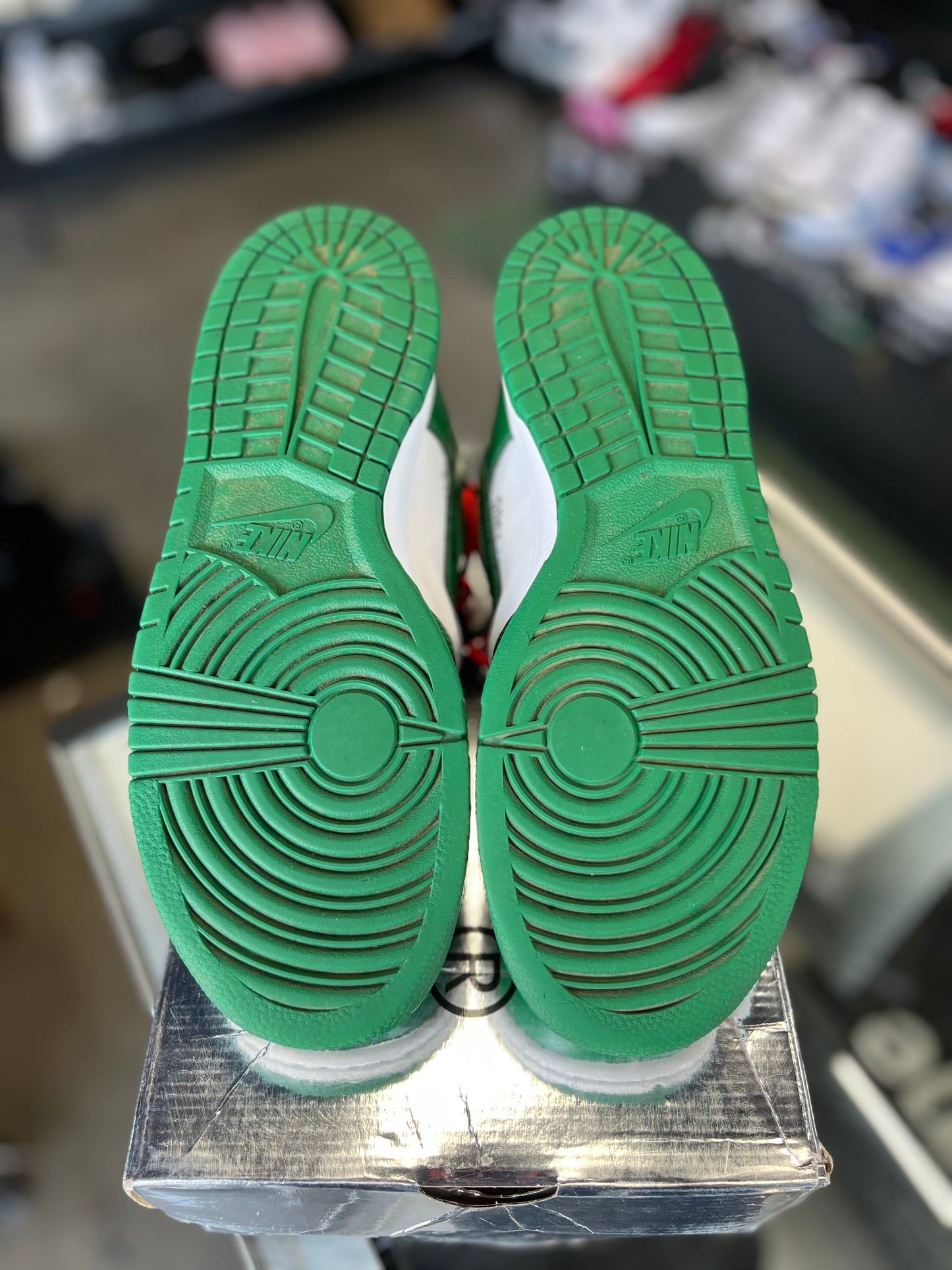Nike Dunk Off White “Pine Green” Size 8.5