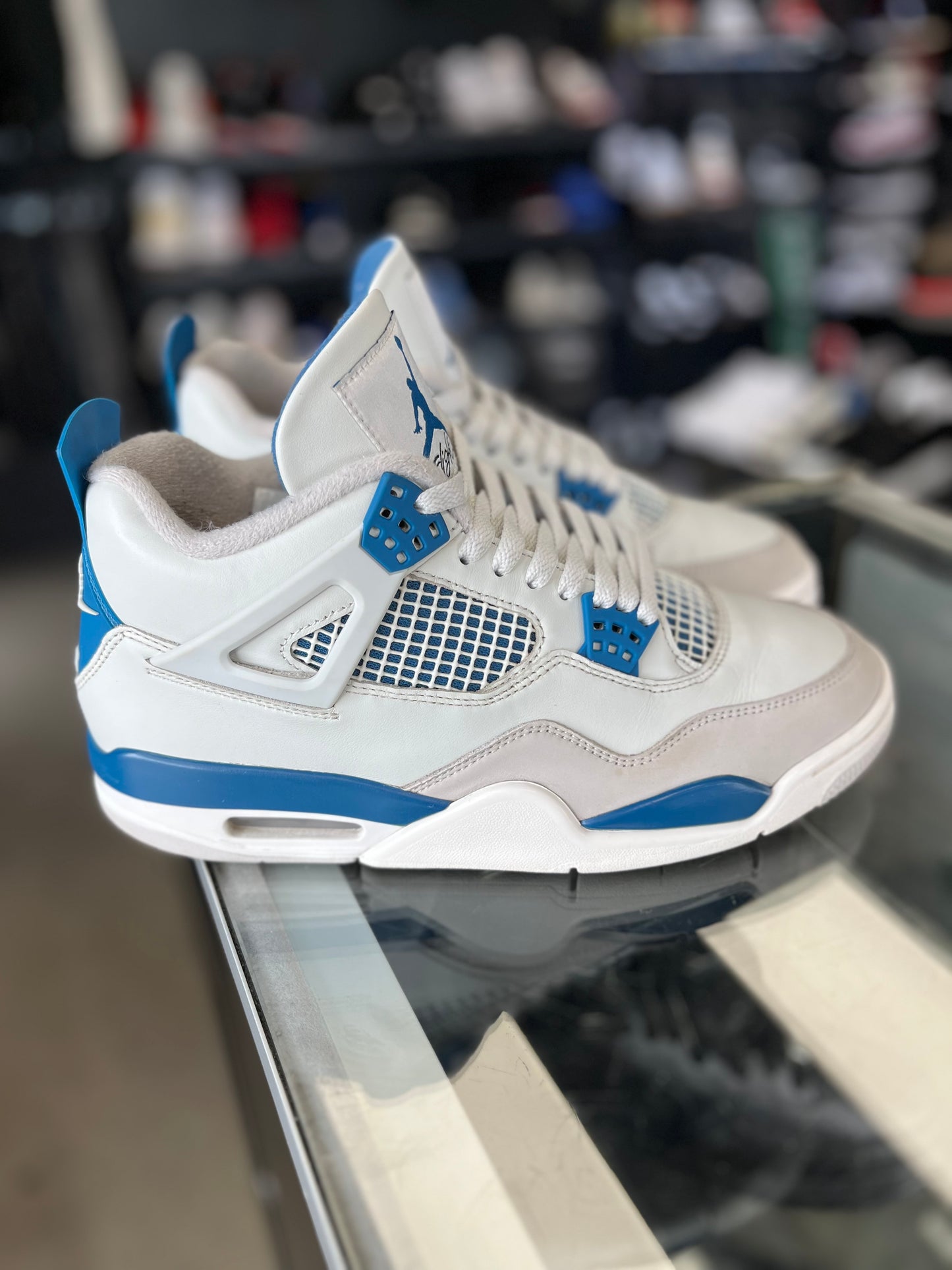Jordan 4 “Military Blue” Size 9.5