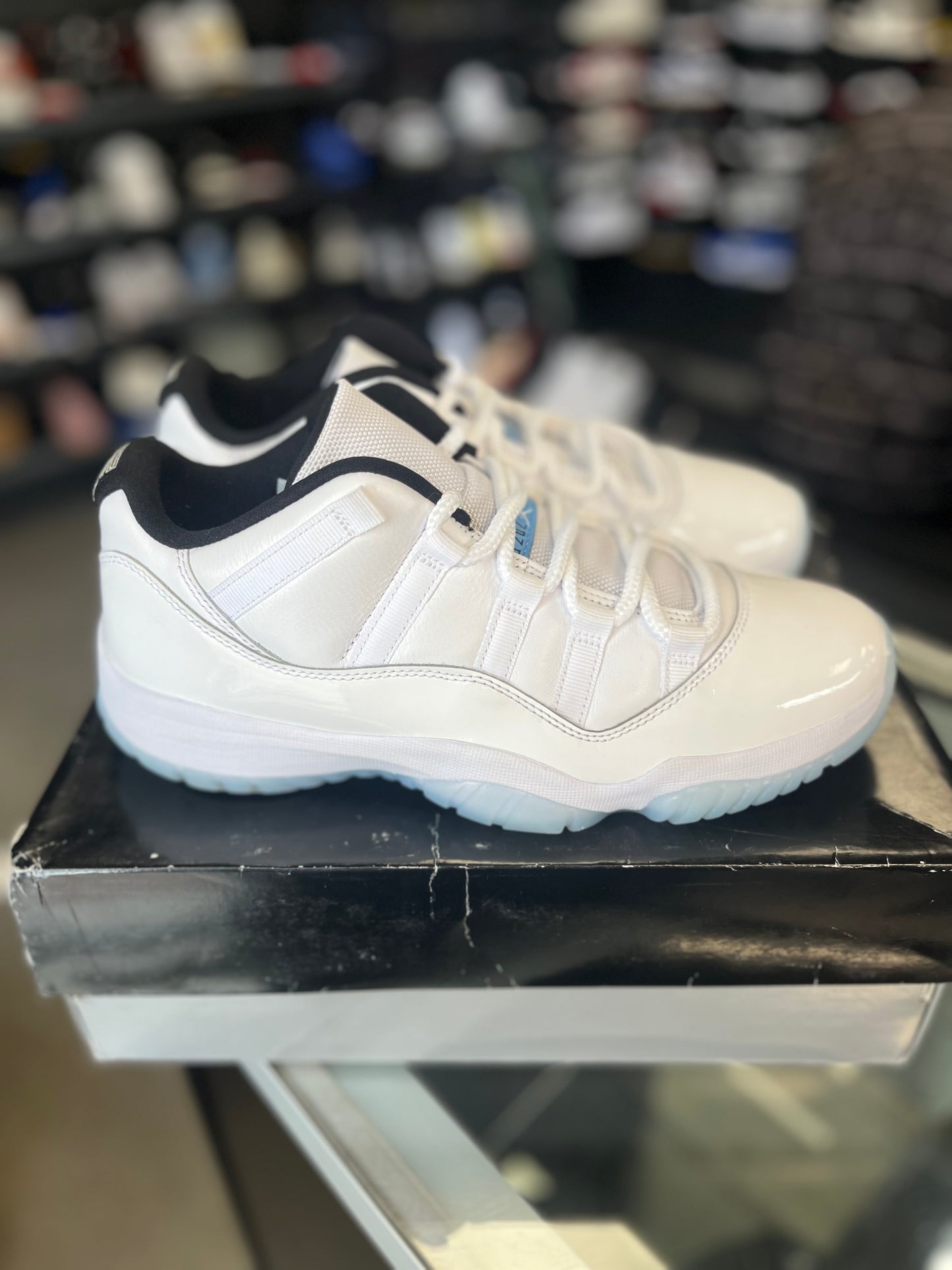 Jordan 11 Low “Legend Blue” Size 8