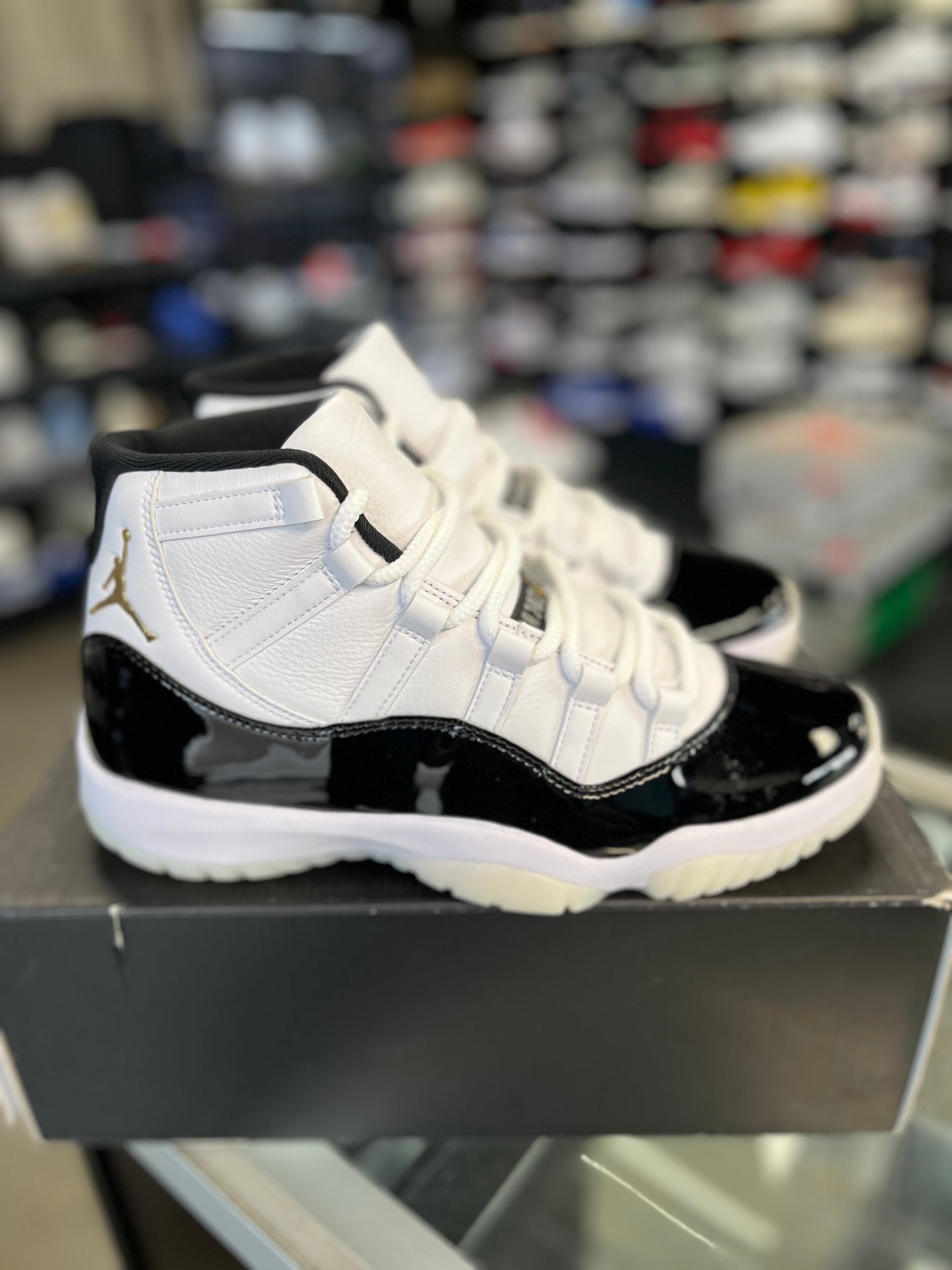 Jordan 11 “Gratitude” Size 9