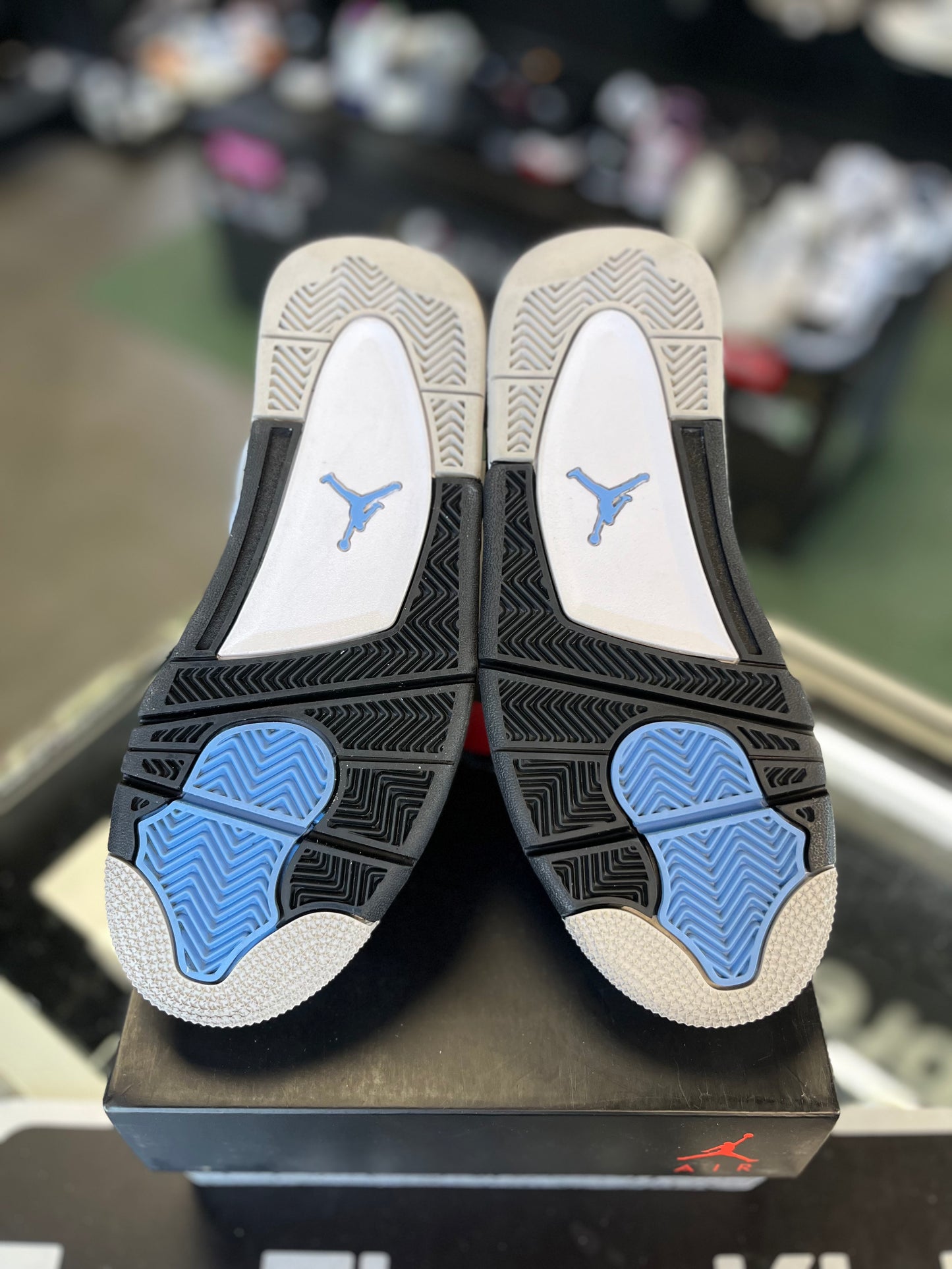 Jordan 4 “UNC” (Gs) Size 6.5y/8w