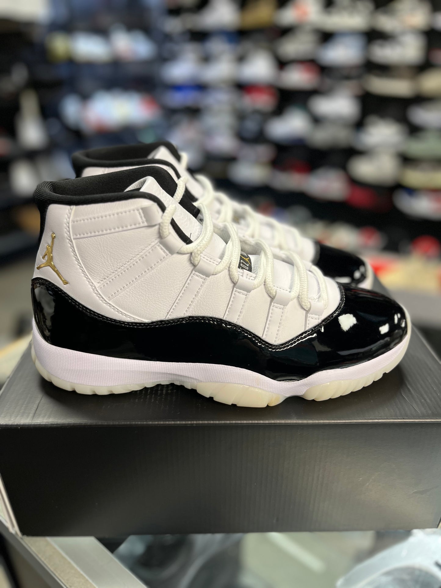 Jordan 11 “Gratitude” Size 10.5