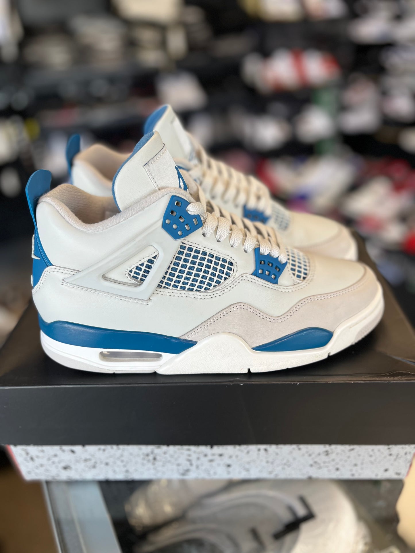 Jordan 4 “Military Blue” Size 8