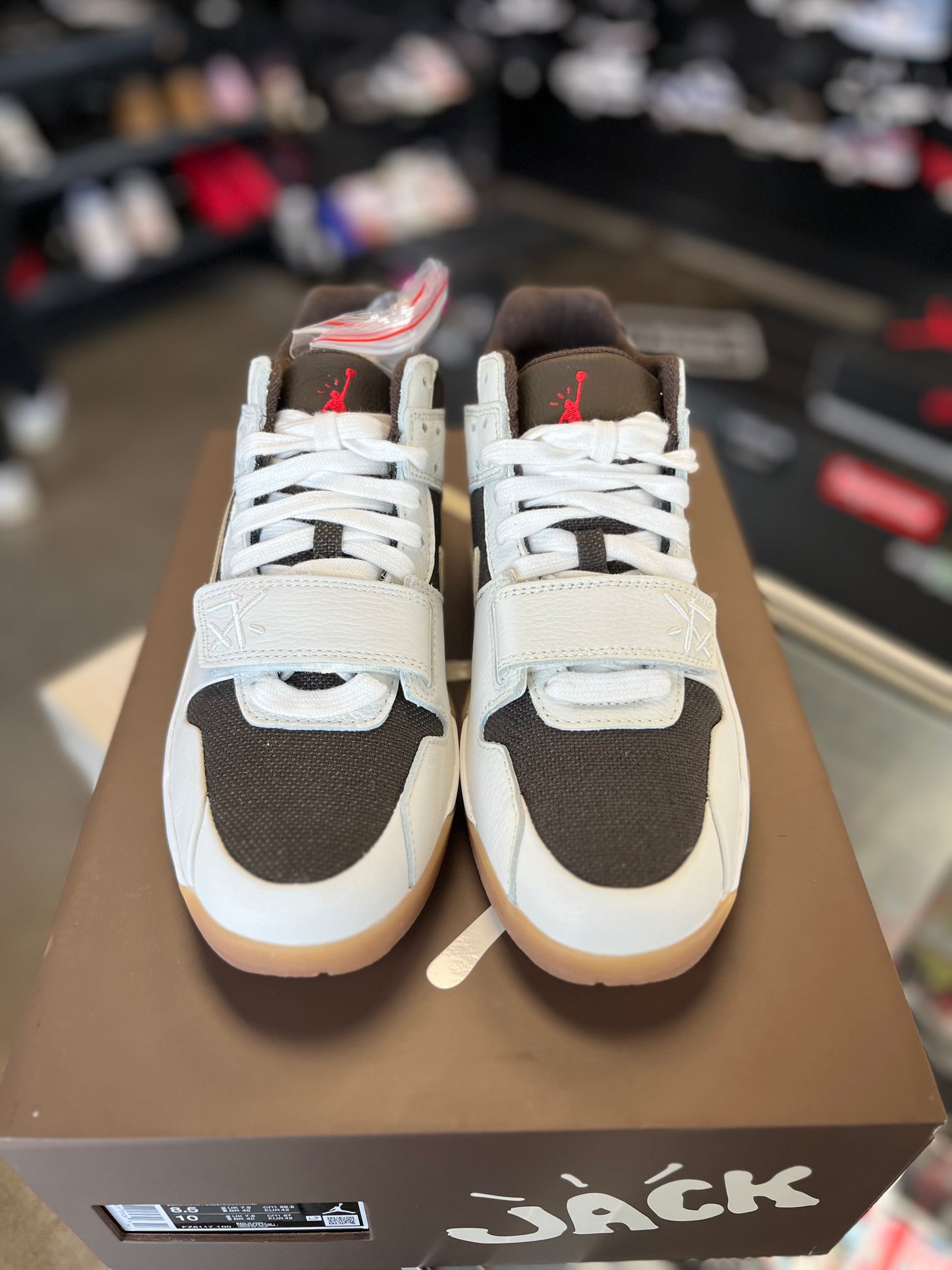 Jumpman Jack x Travis Scott “Sail” Size 8.5