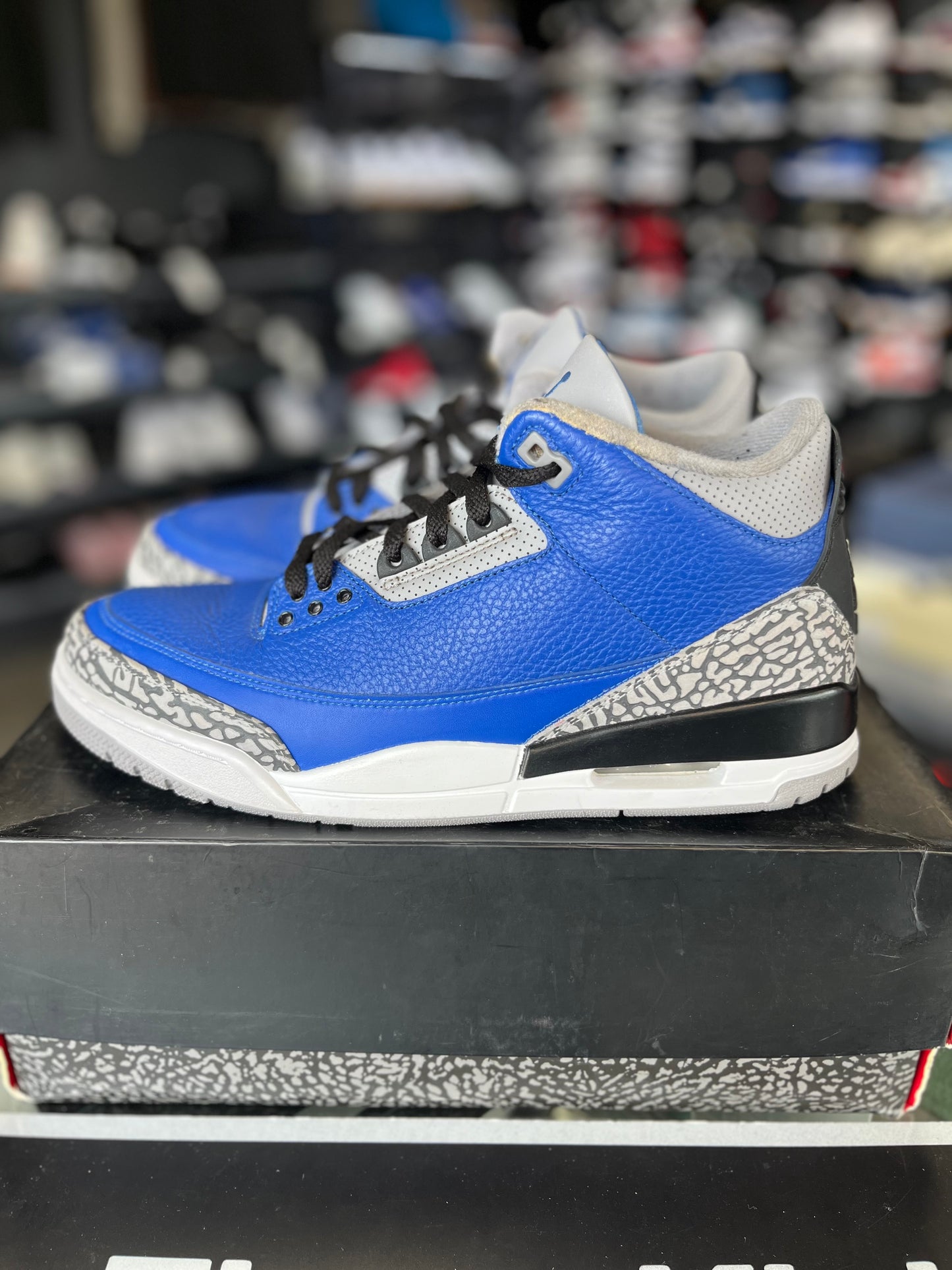 Jordan 3 “Varsity Royal” Size 11.5
