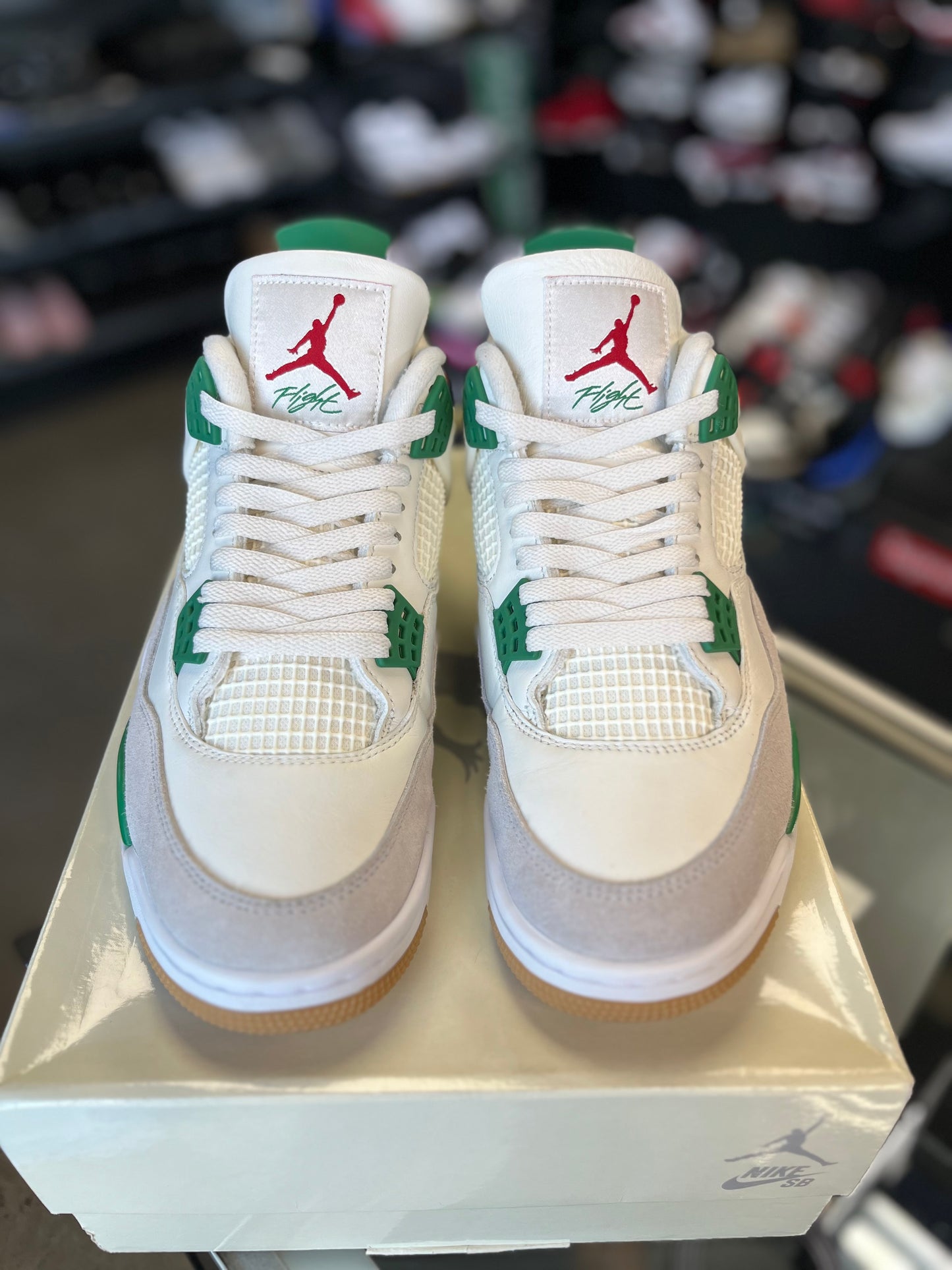 Jordan 4 SB “Pine Green” Size 10