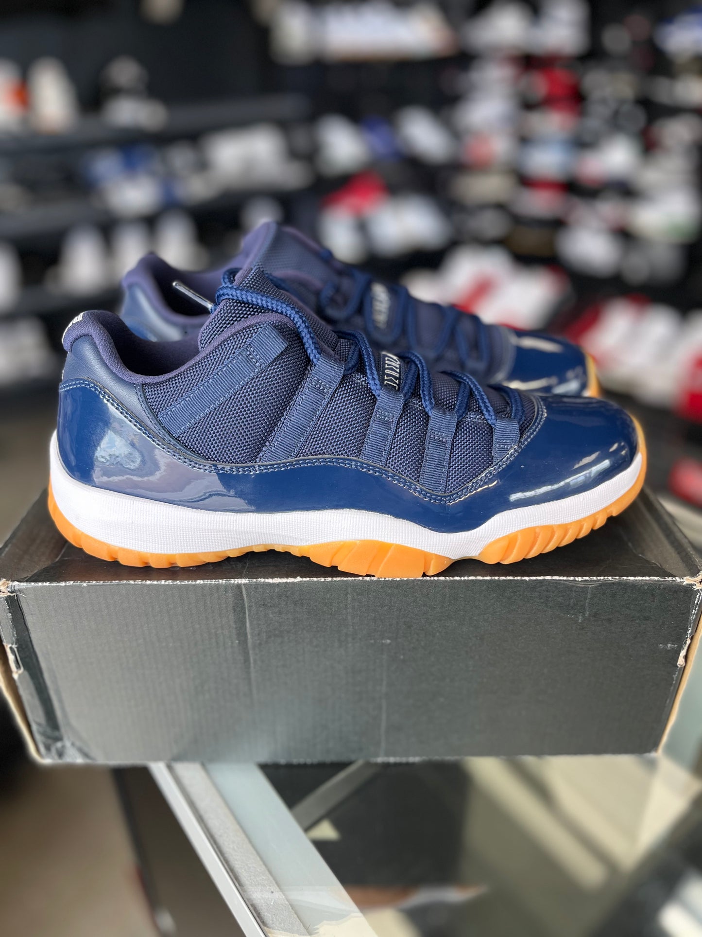 Jordan 11 Low “Navy Gum” Size 10