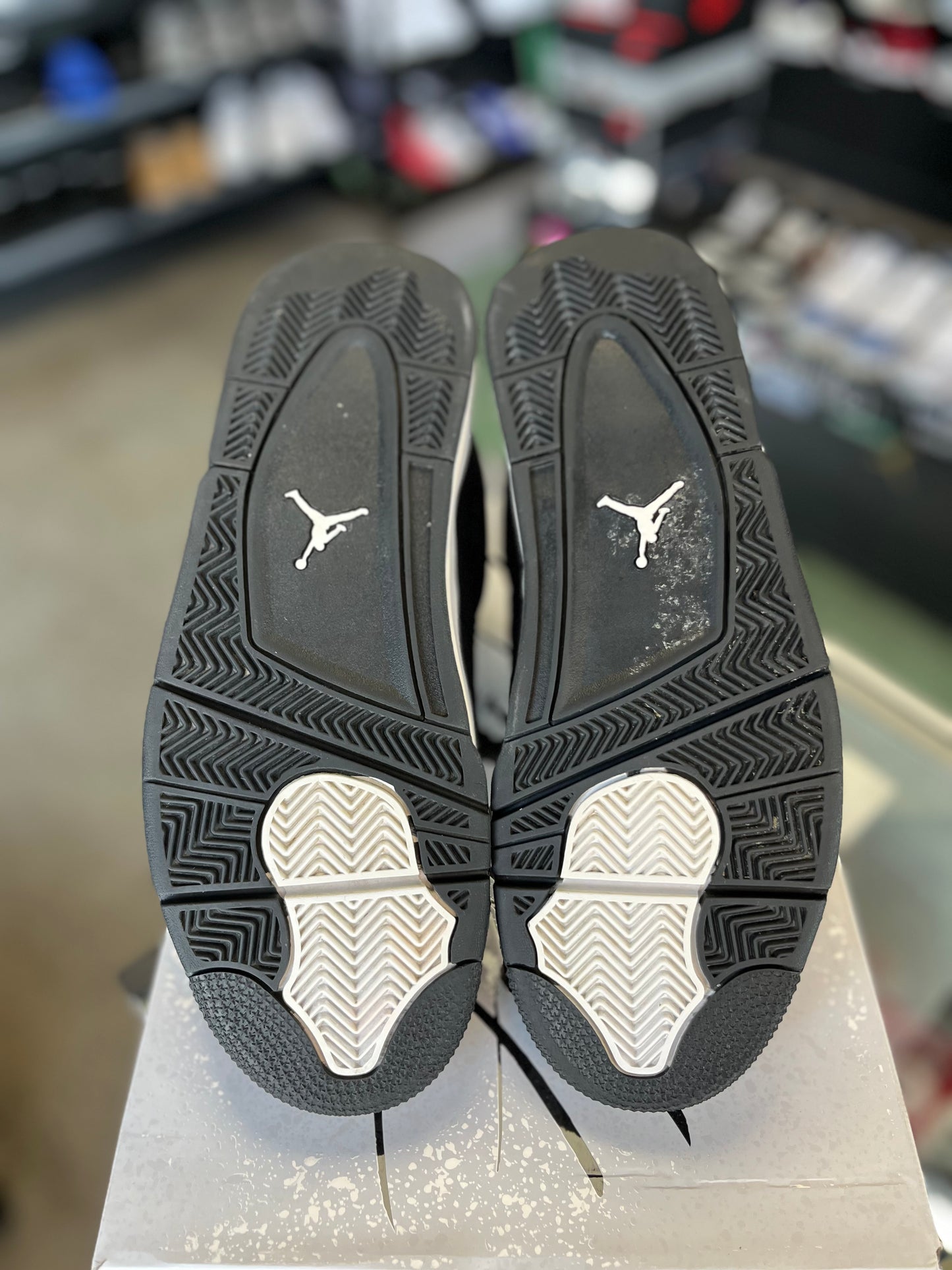 Jordan 4 “White Thunder” Size 11
