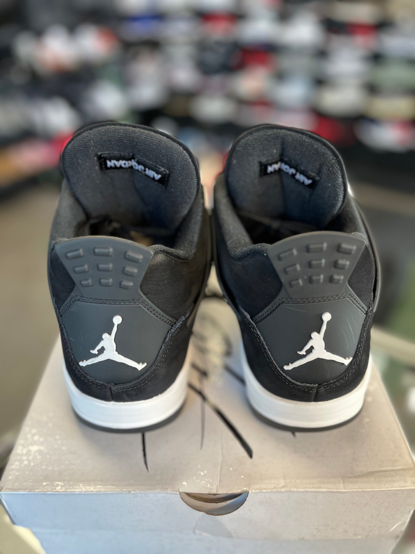 Jordan 4 “White Thunder” Size 10