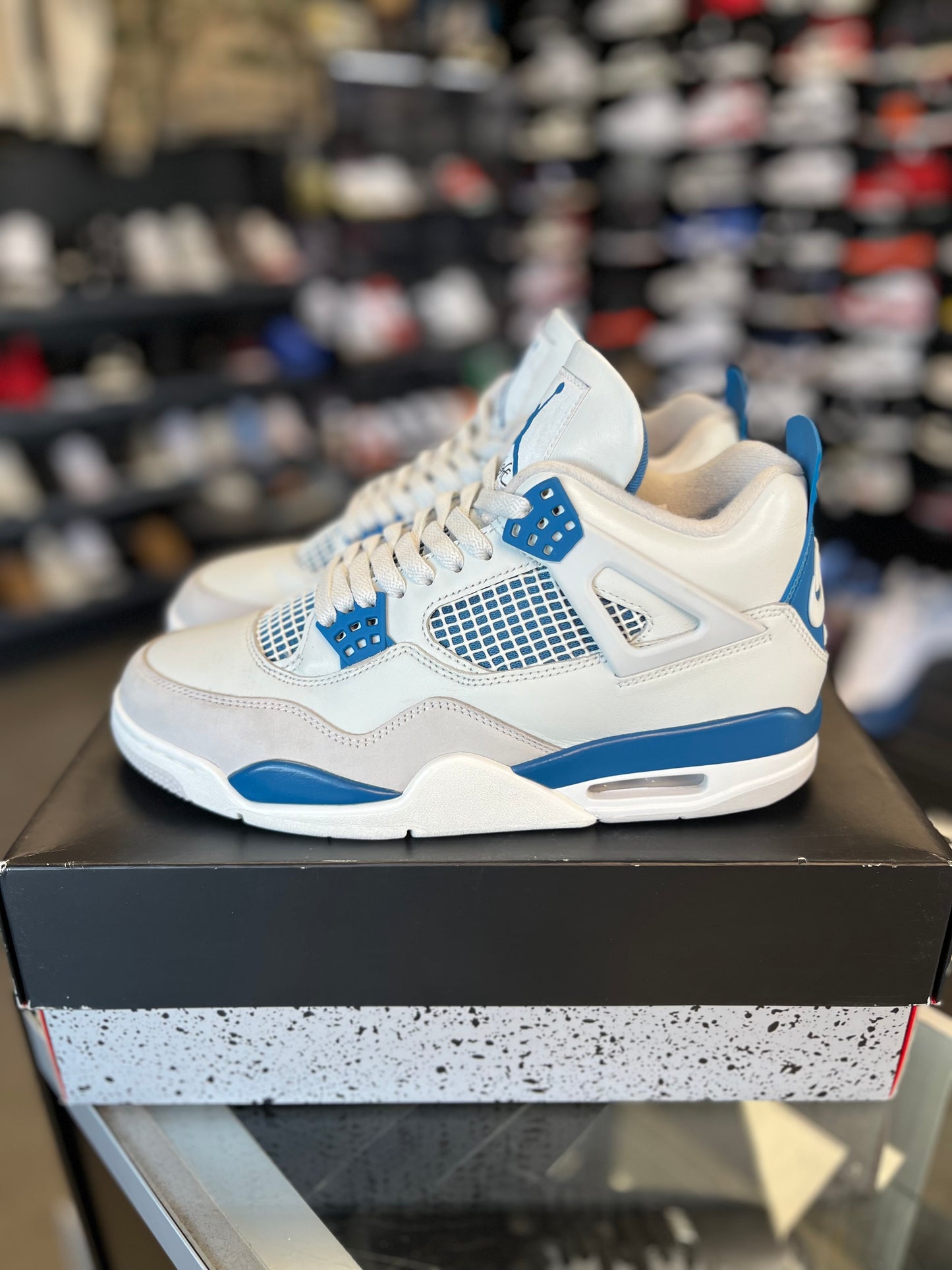 Jordan 4 “Military Blue” Size 9