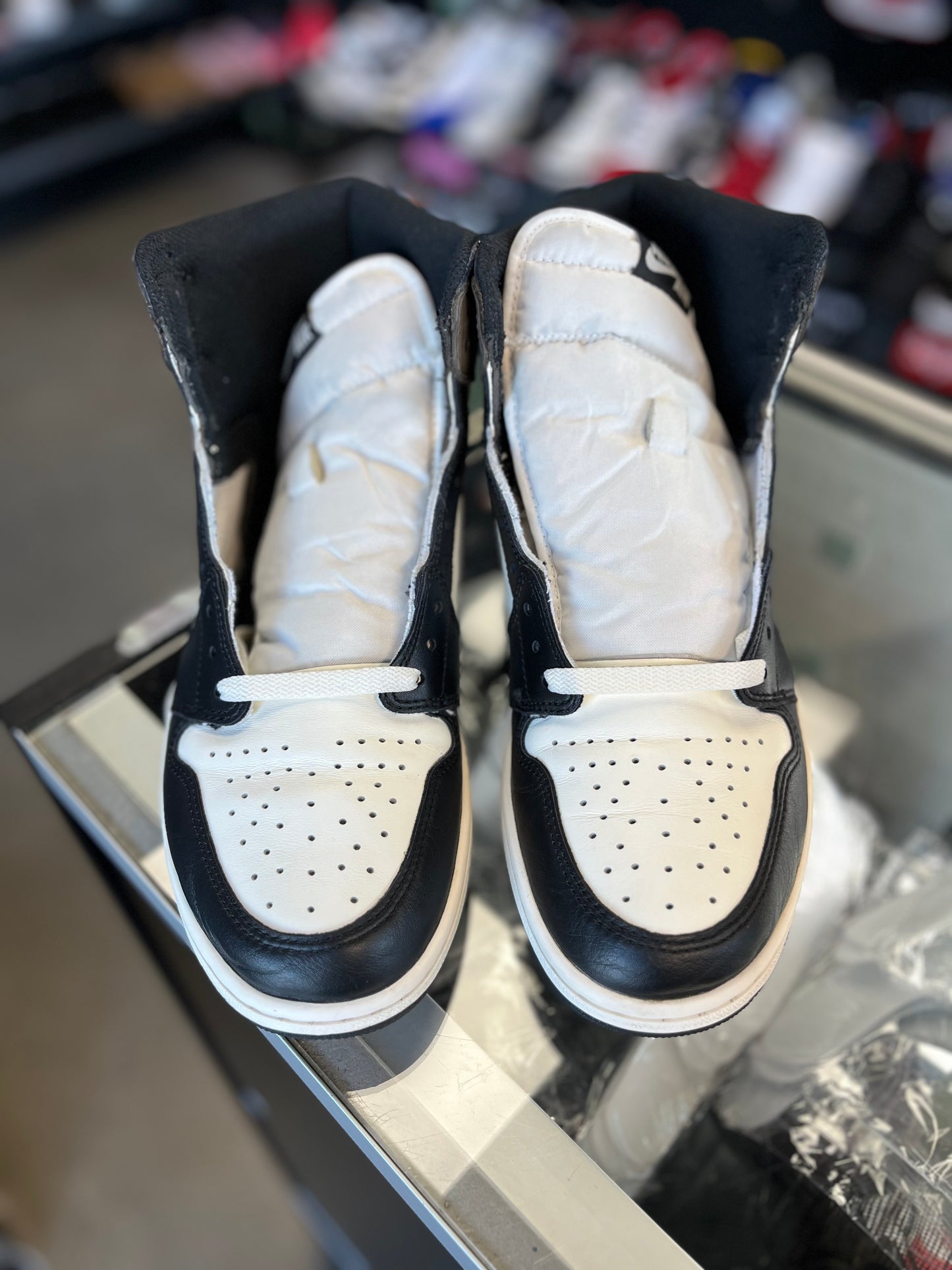 Jordan 1 “Mocha” Size 11