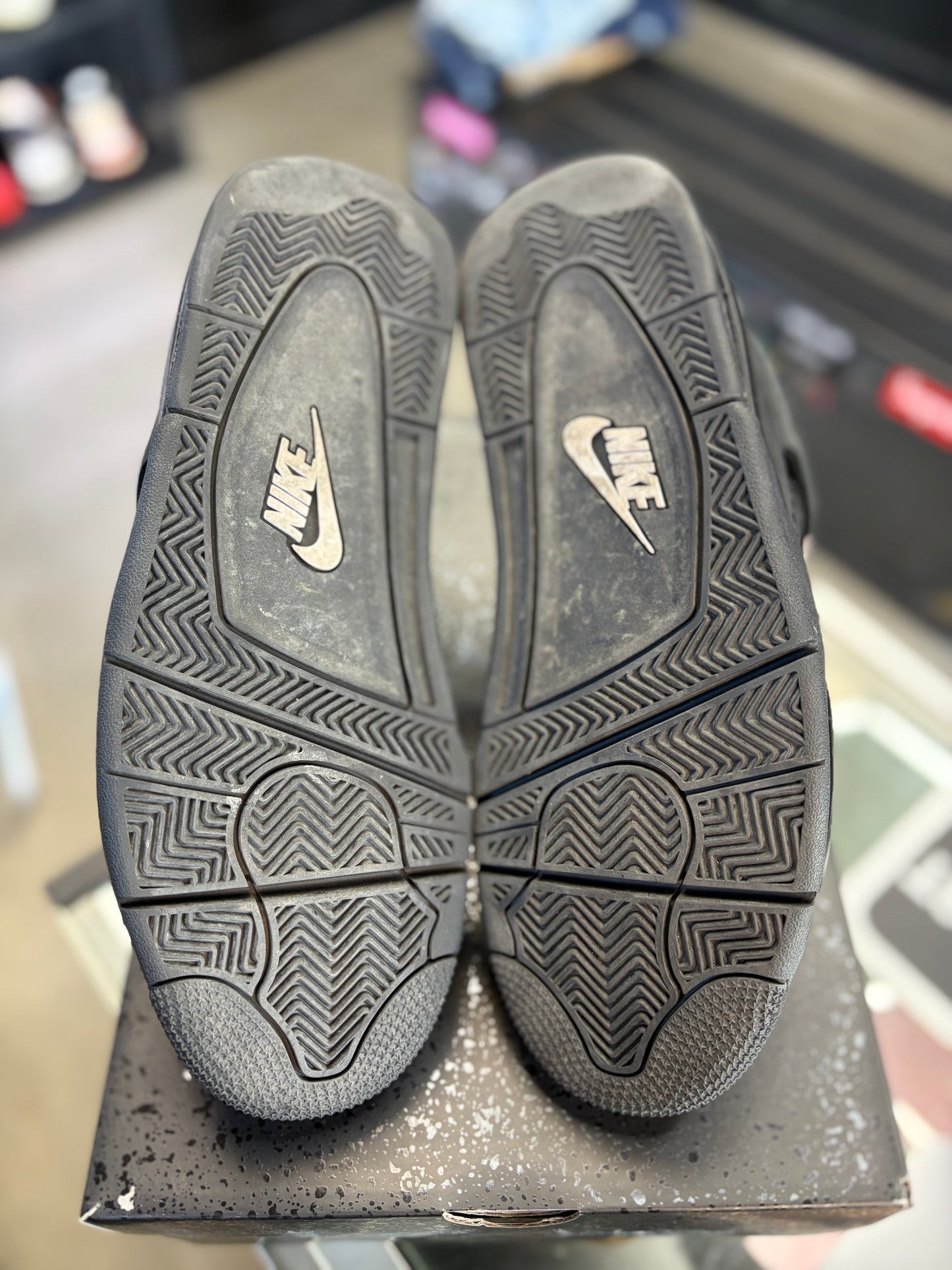 Jordan 4 “Black Cat” (2025) Size 10.5