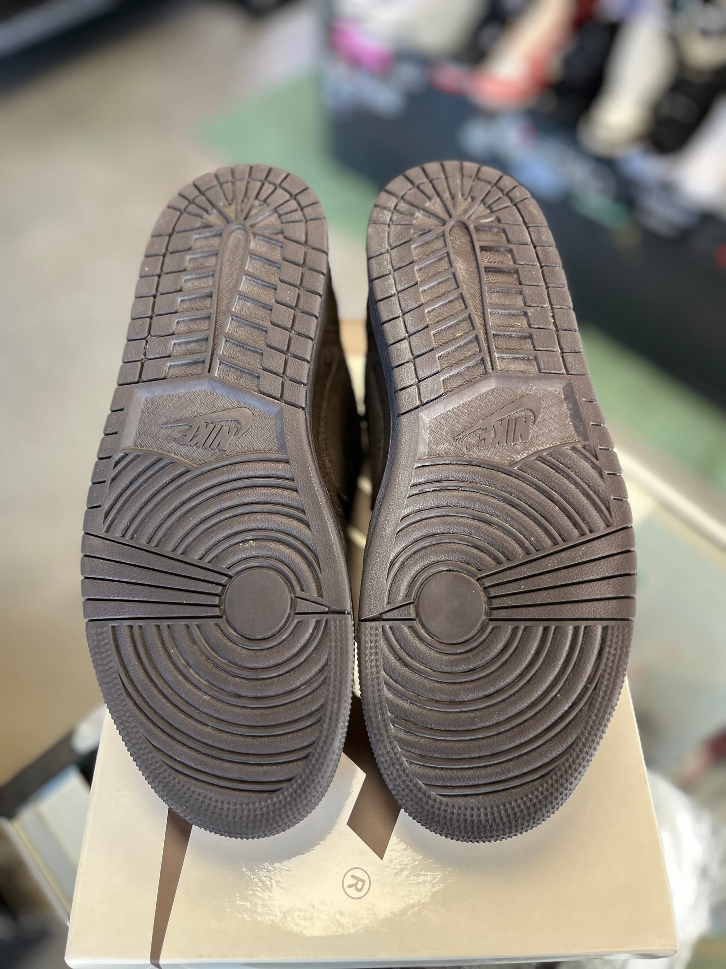 Jordan 1 Low x Travis Scott “Velvet Brown” Size 8