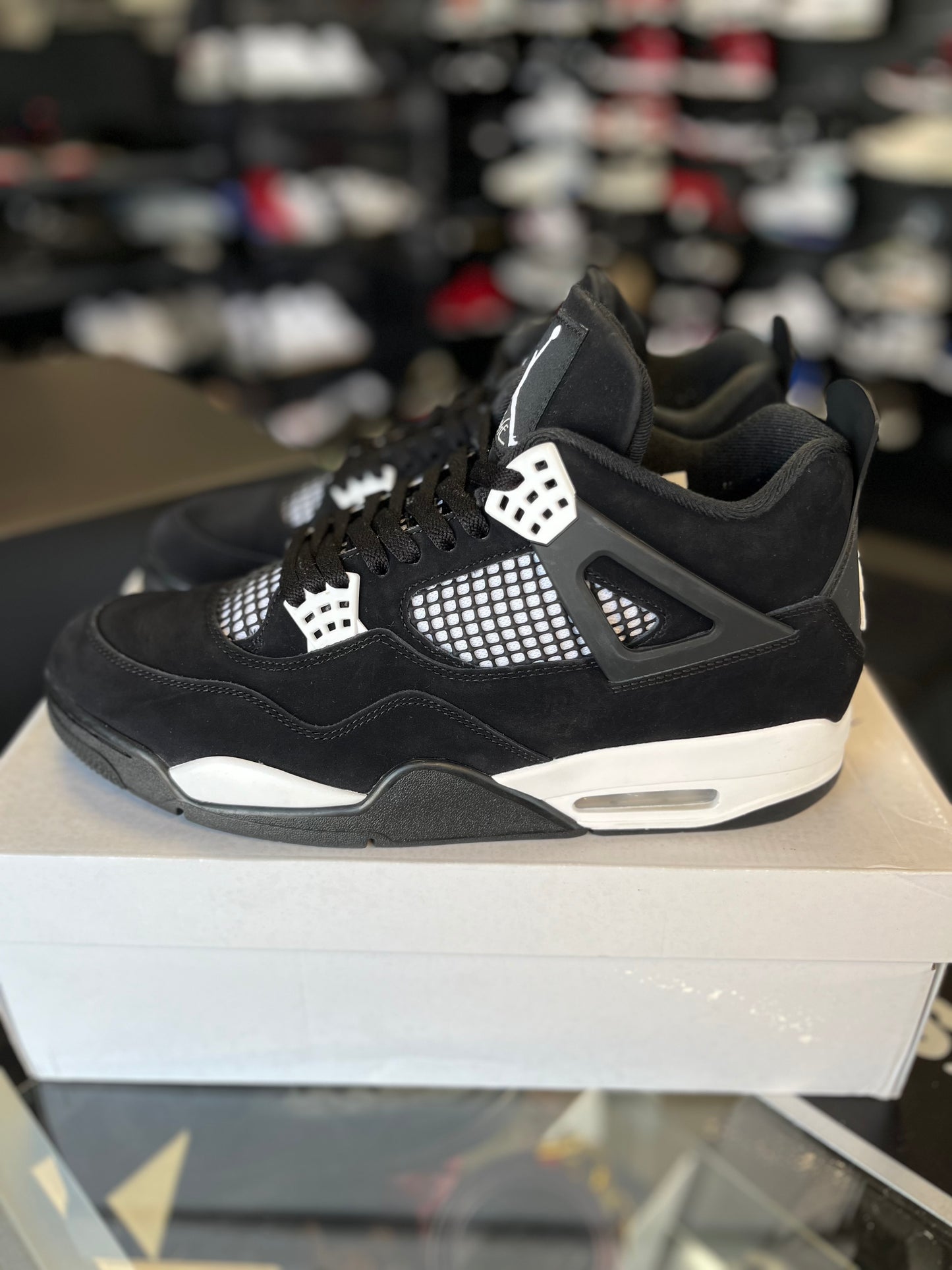 Jordan 4 “White Thunder” Size 12