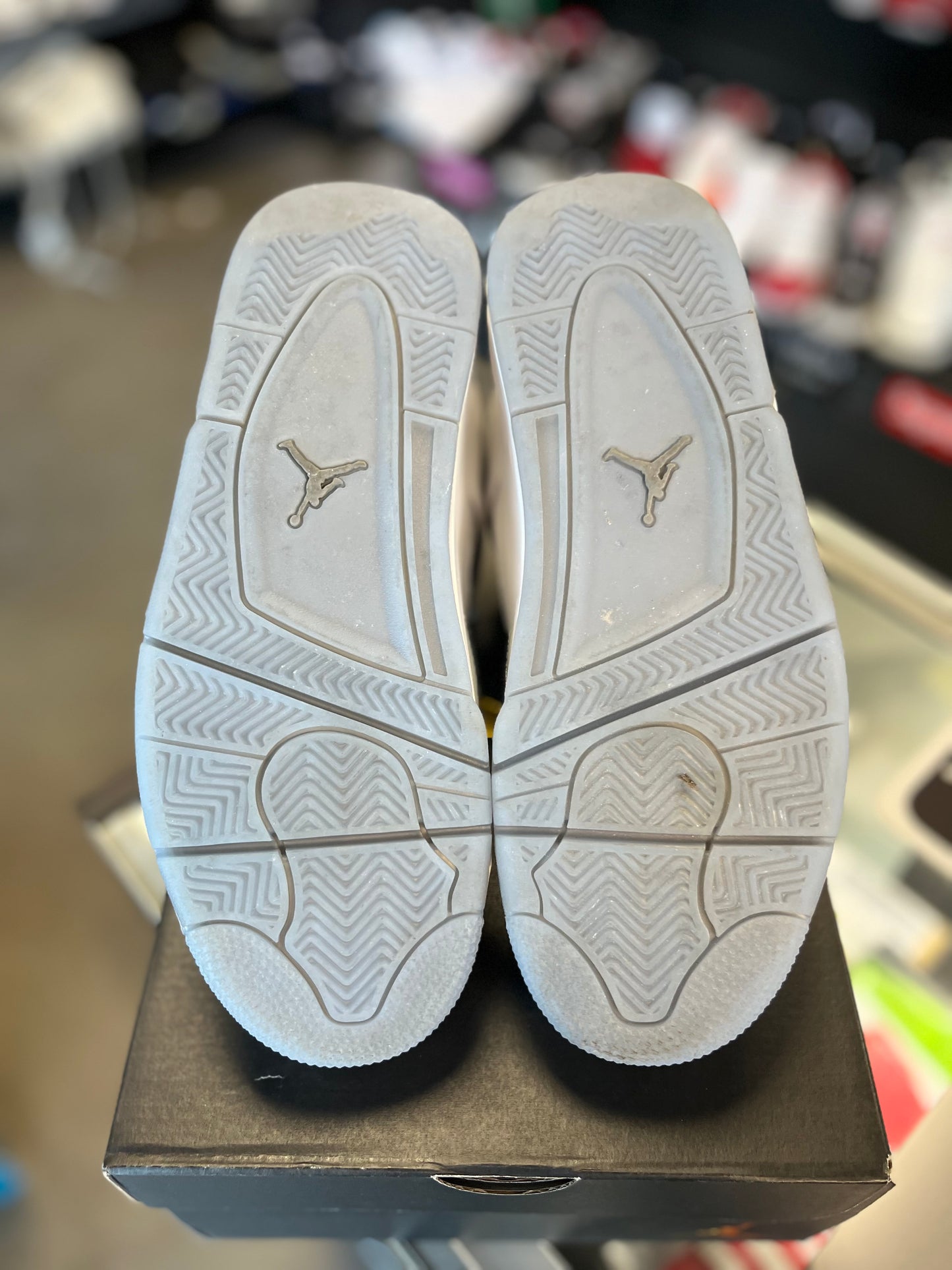 Jordan 4 “Blue Dust Chill” Size 7y/8.5w