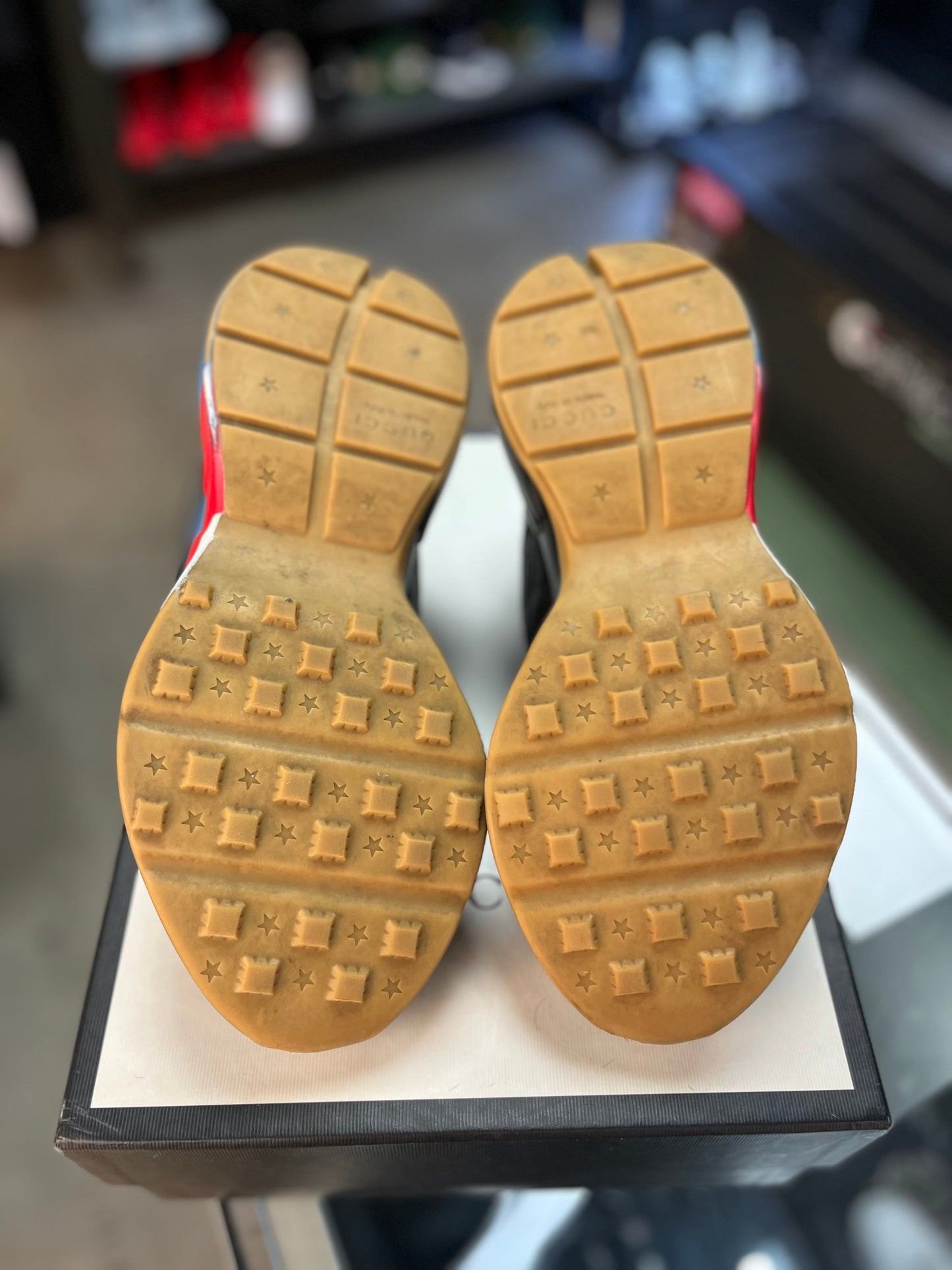 Gucci Rython “Web Print” Size 10-10.5 Mens