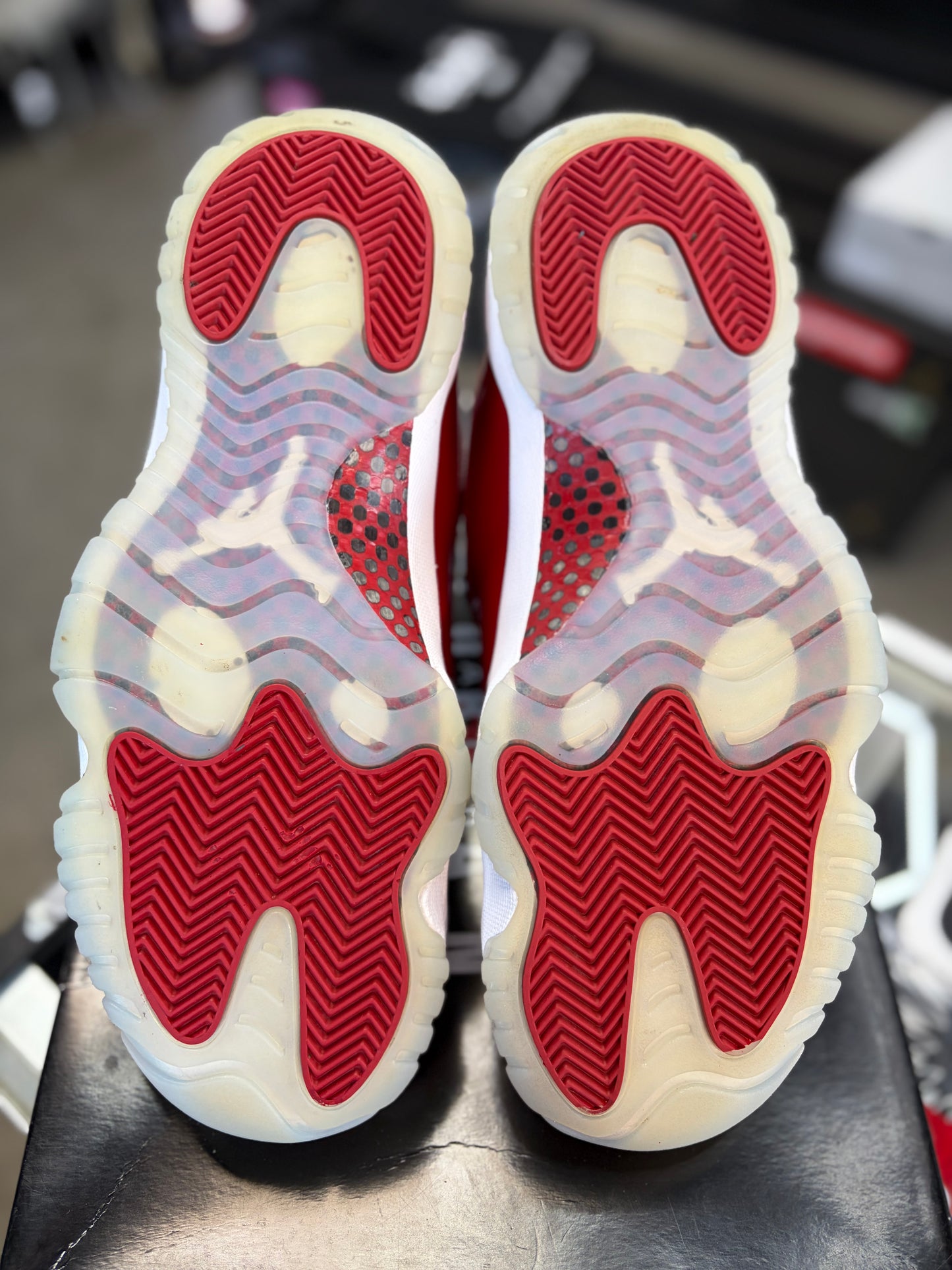 Jordan 11 “Cherry” Size 9.5