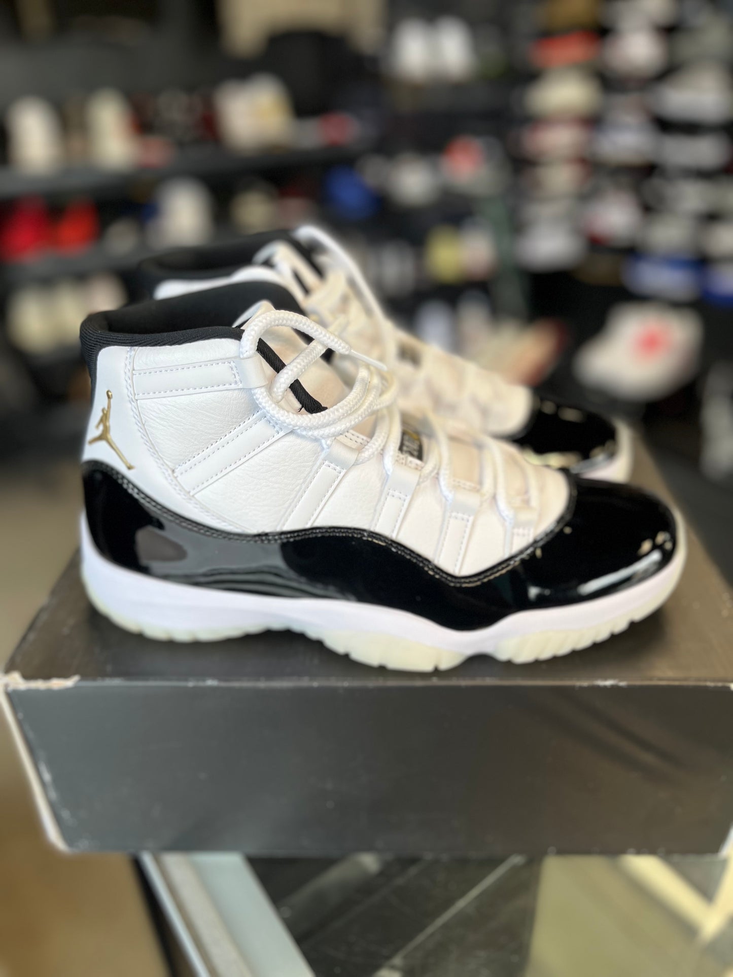 Jordan 11 “Gratitude” Size 10