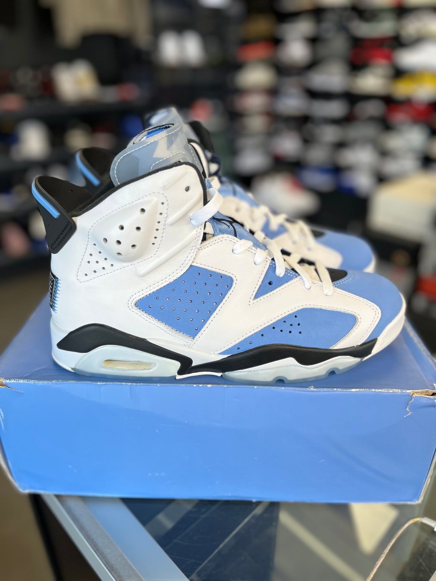 Jordan 6 “UNC” Size 9.5