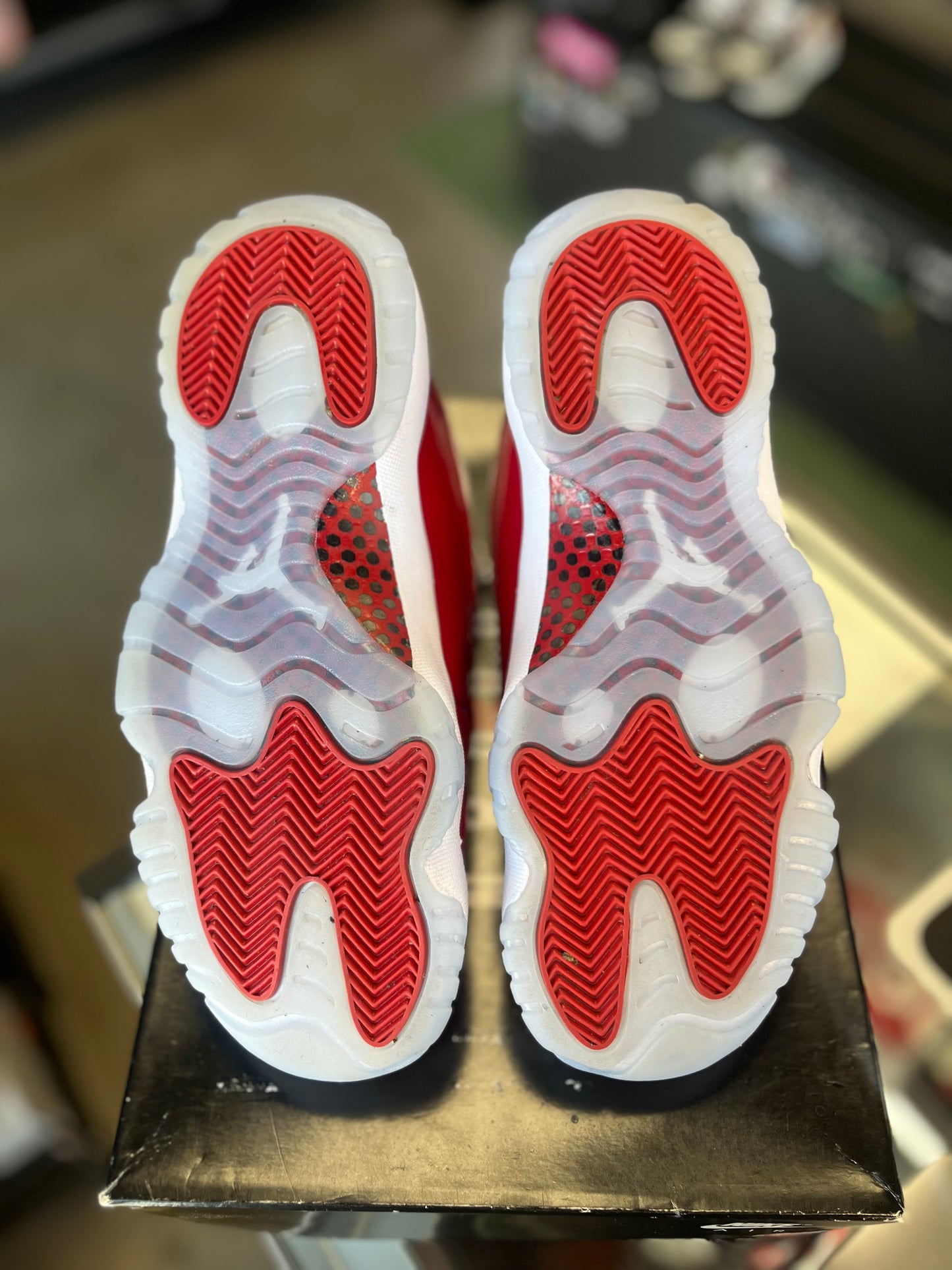 Jordan 11 “Cherry” Size 8