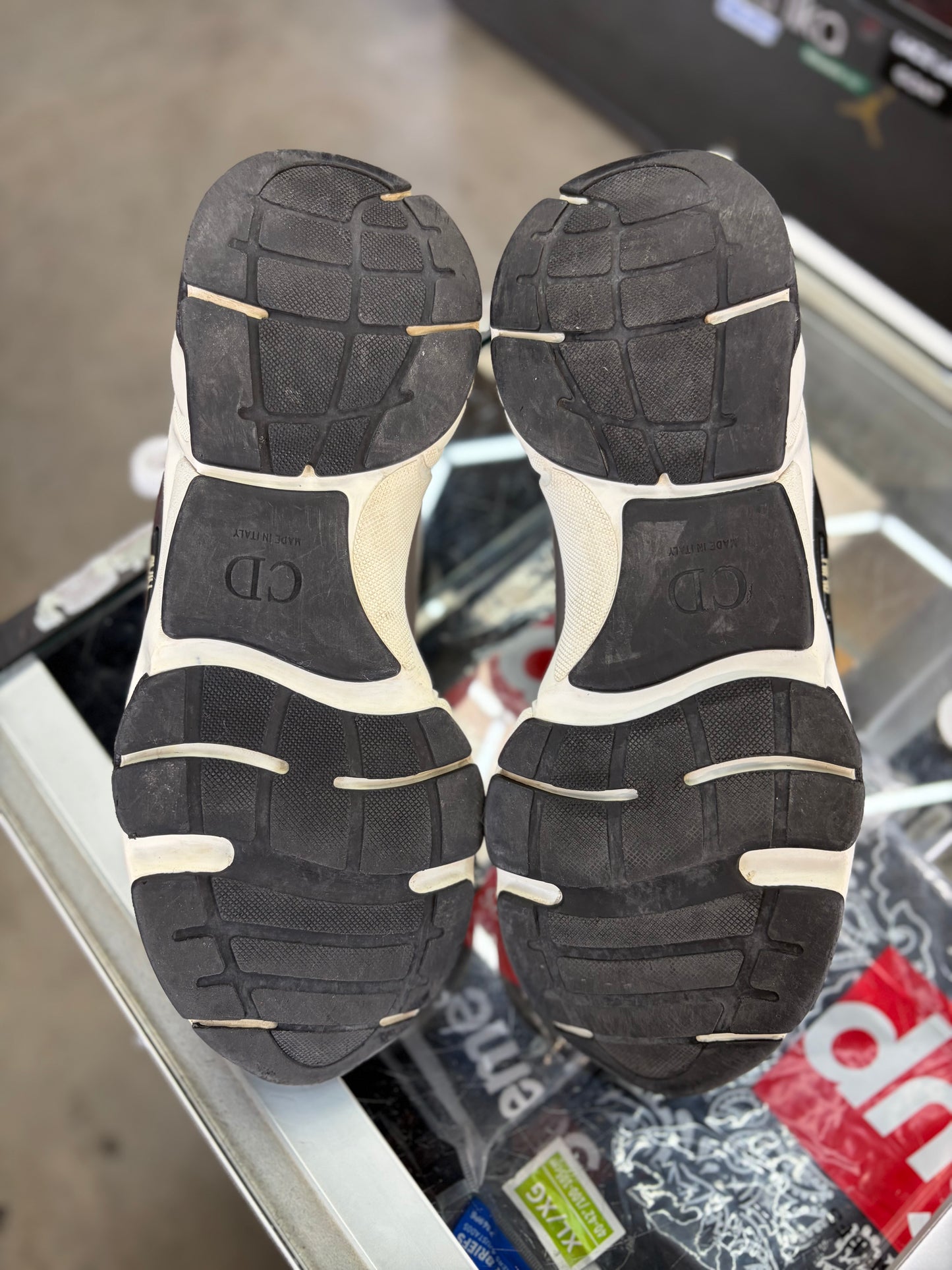 Dior B22 “White/Green” Size 40EU